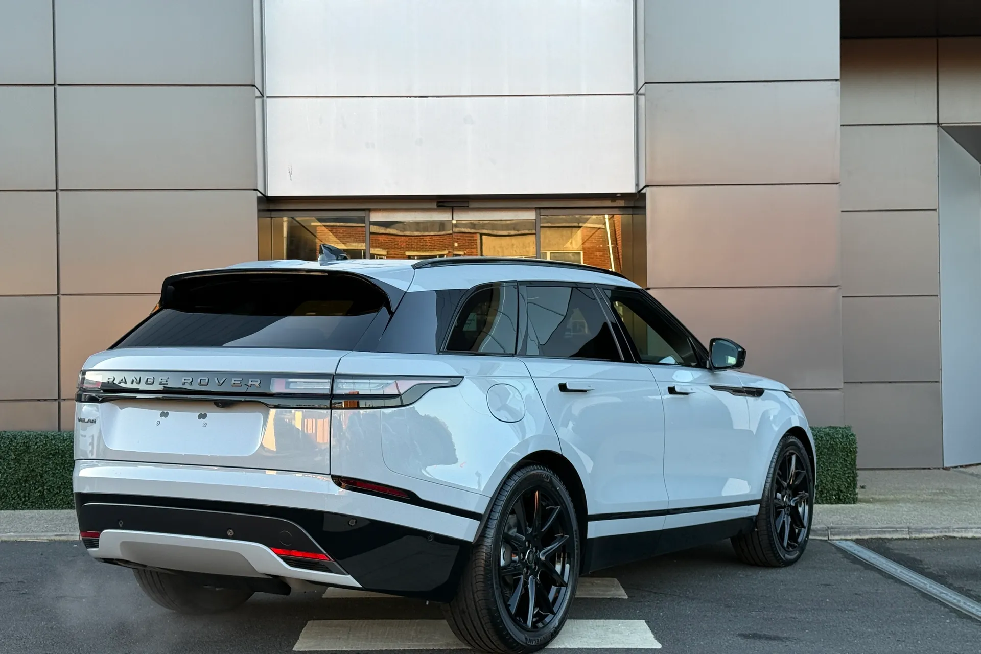LAND ROVER RANGE ROVER VELAR thumbnail image number 11