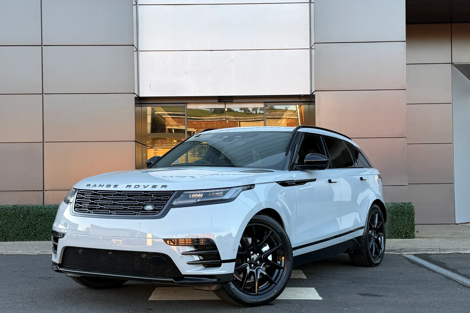 LAND ROVER RANGE ROVER VELAR thumbnail image number 7