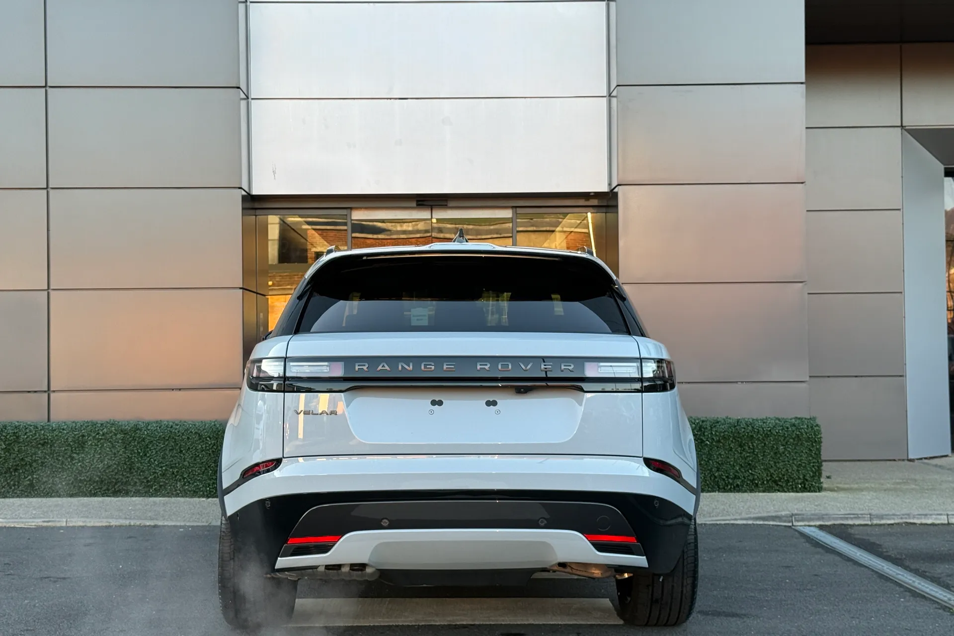 LAND ROVER RANGE ROVER VELAR thumbnail image number 13