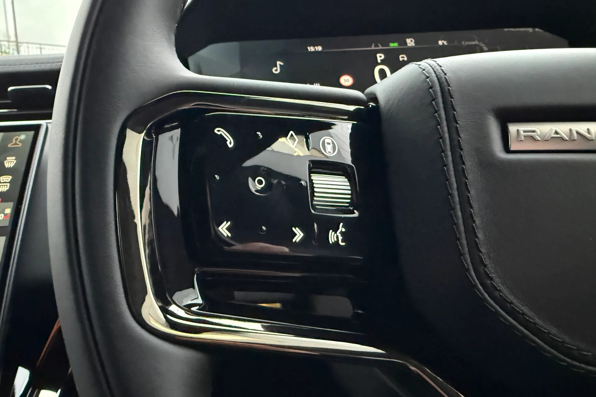 LAND ROVER RANGE ROVER SPORT thumbnail image number 29