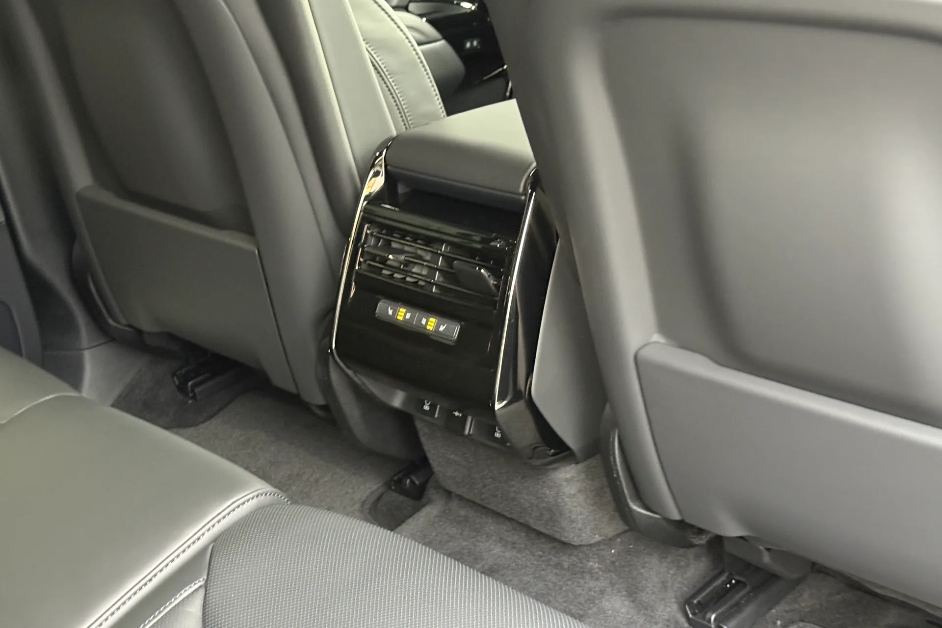 LAND ROVER RANGE ROVER SPORT thumbnail image number 39