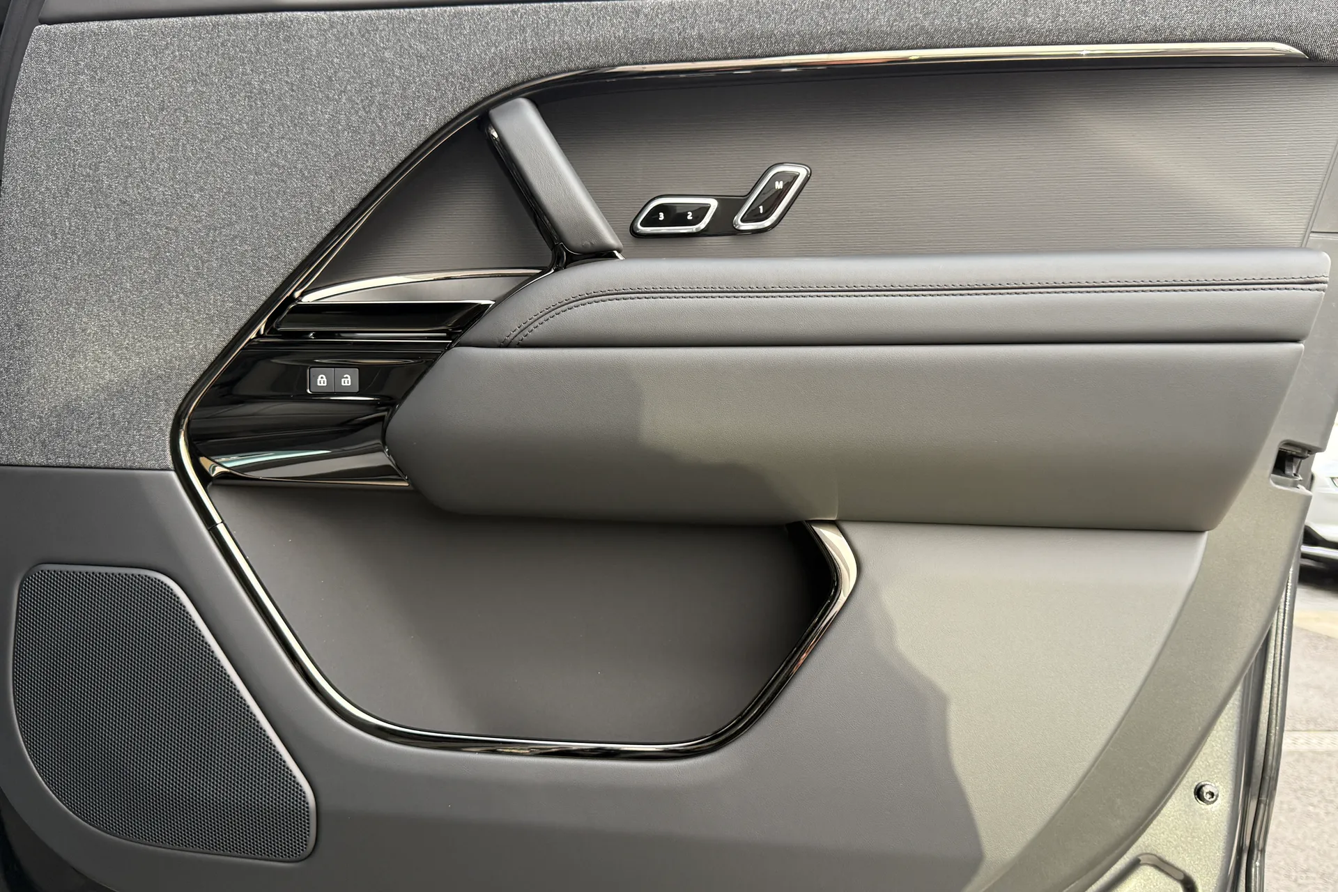 LAND ROVER RANGE ROVER SPORT thumbnail image number 20