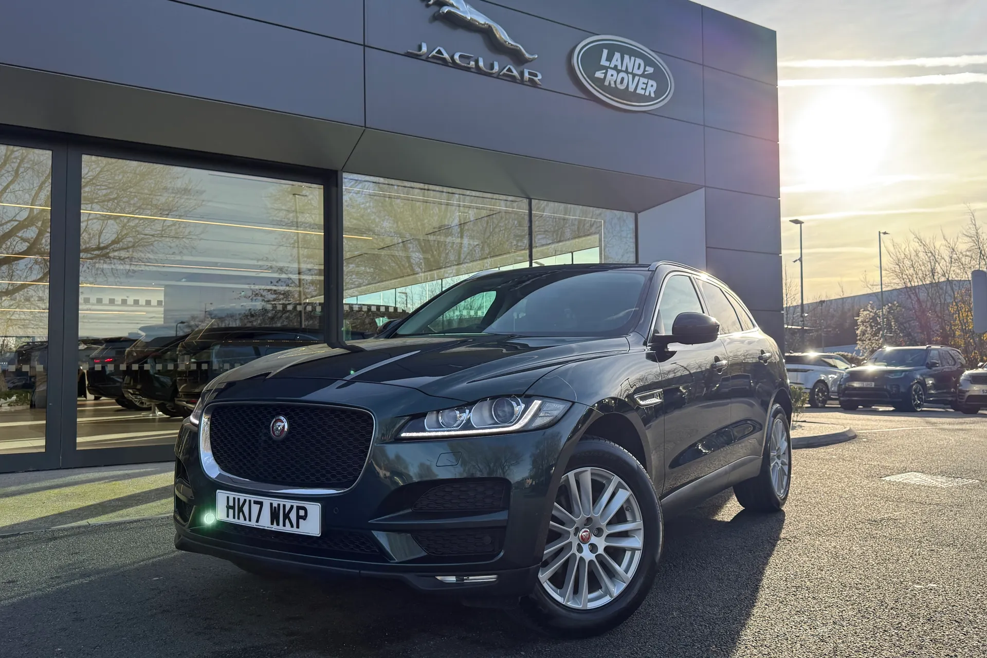 Jaguar F-PACE thumbnail image number 28