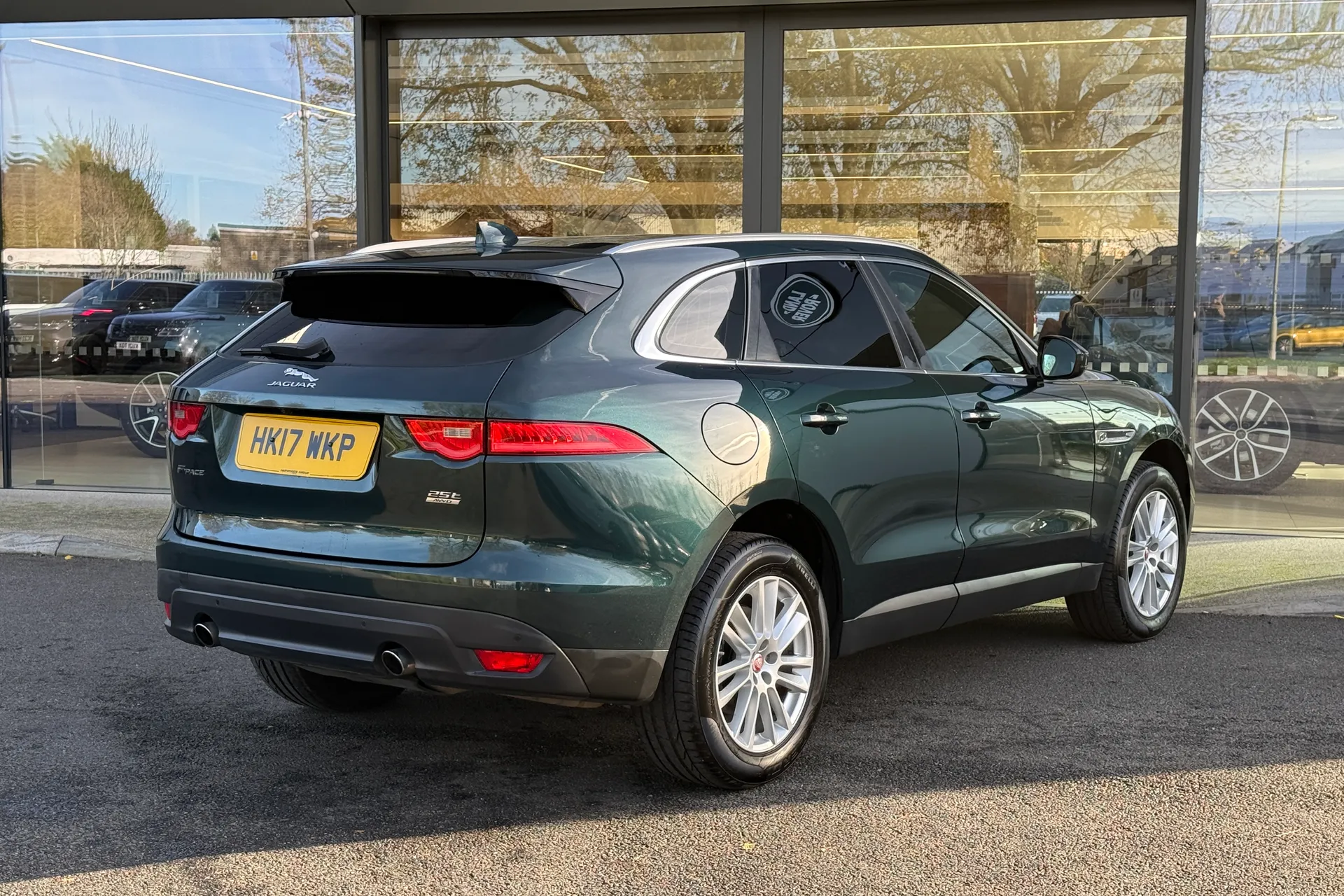 Jaguar F-PACE thumbnail image number 7