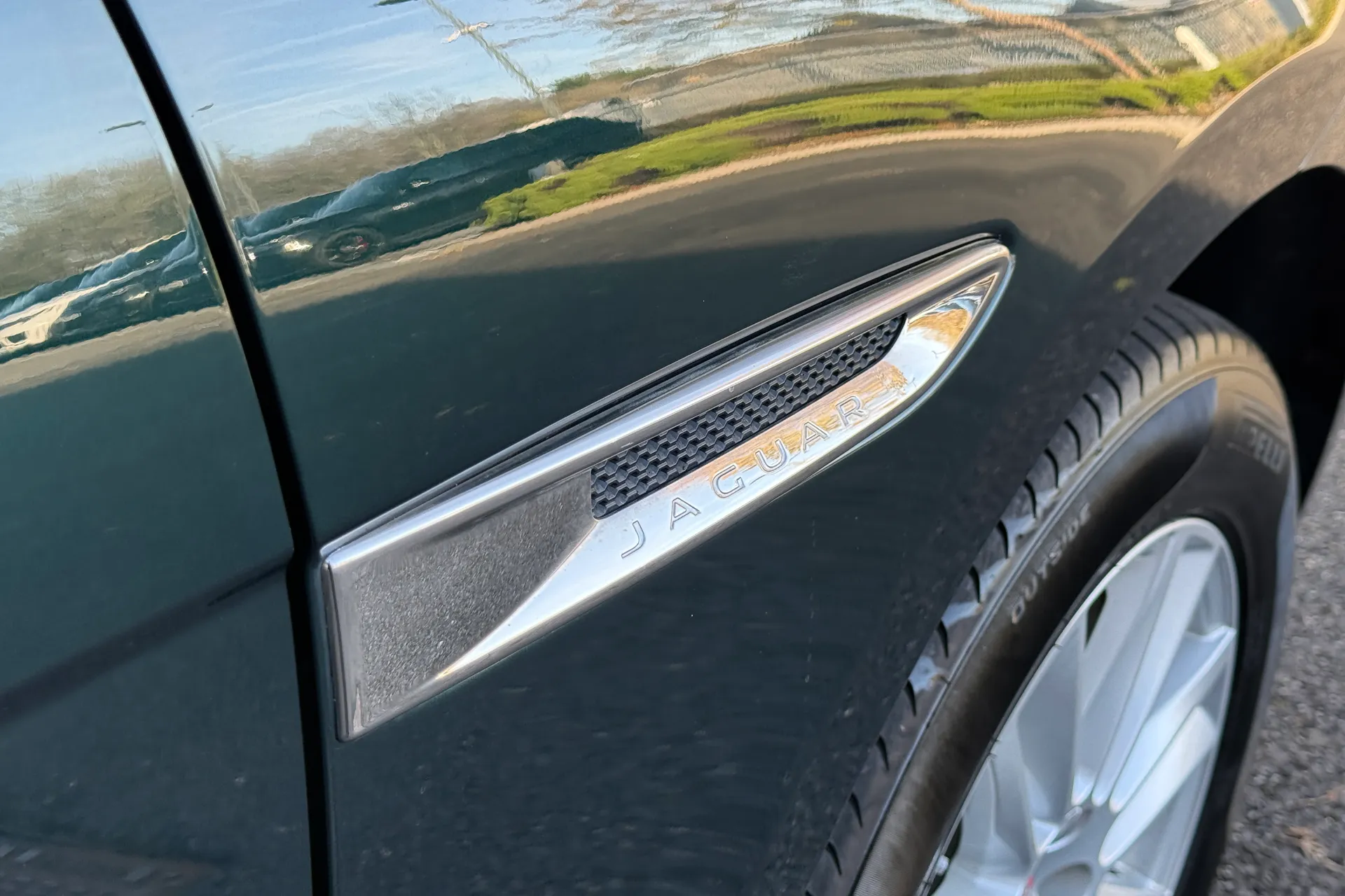 Jaguar F-PACE thumbnail image number 54