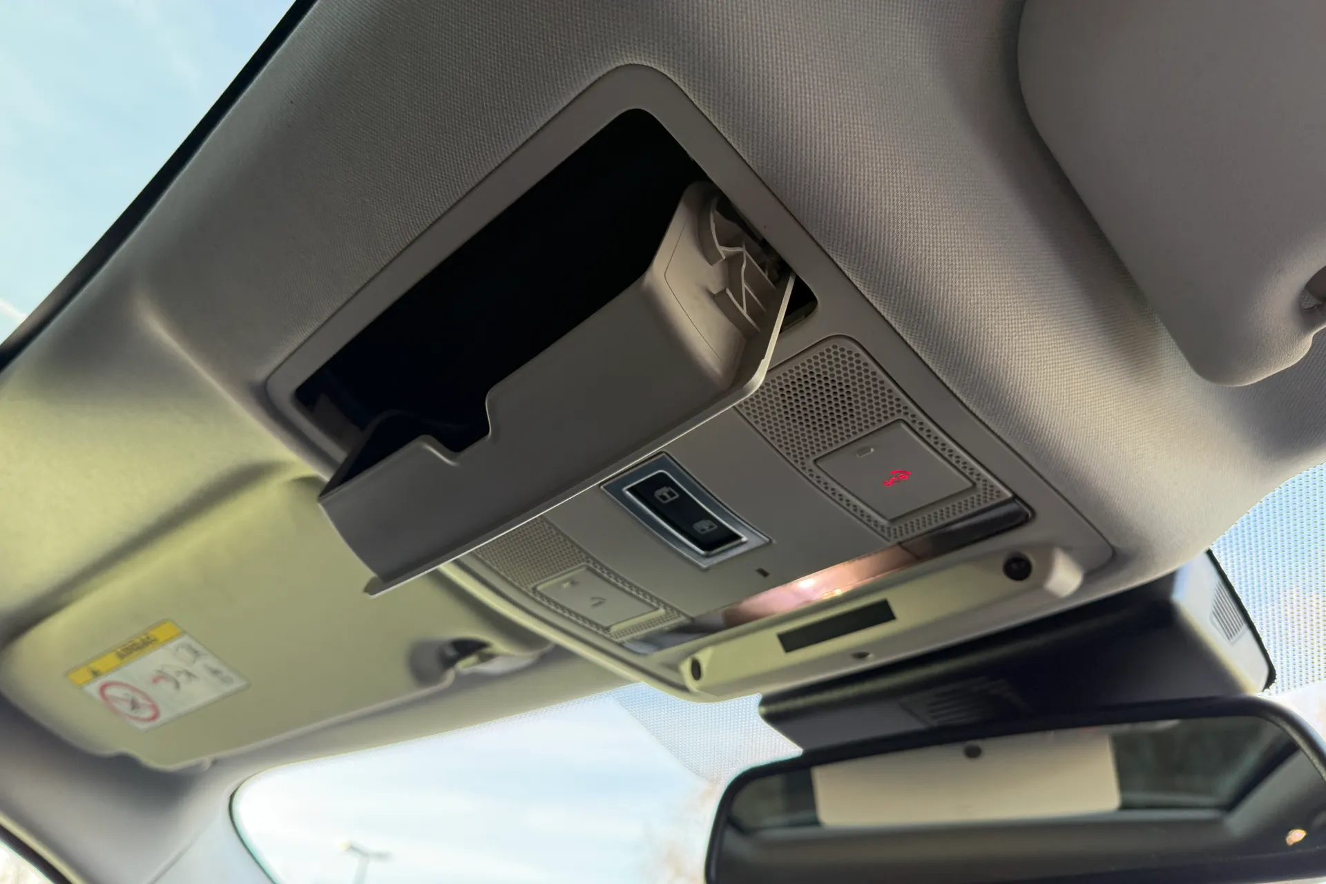 Jaguar F-PACE thumbnail image number 51