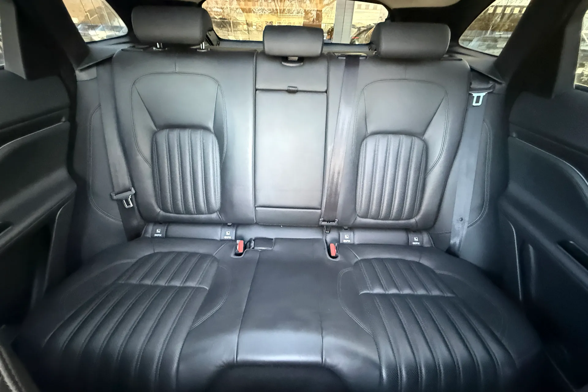 Jaguar F-PACE thumbnail image number 11