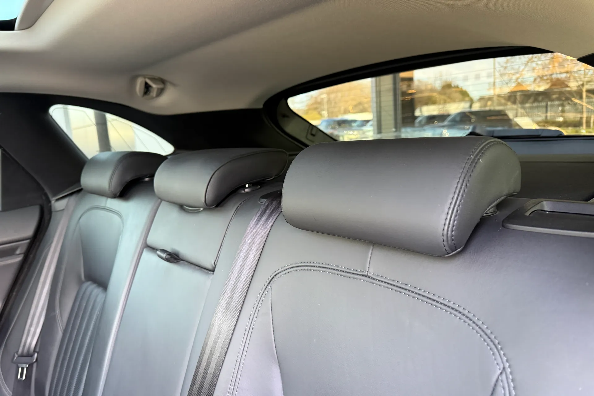 Jaguar F-PACE thumbnail image number 49