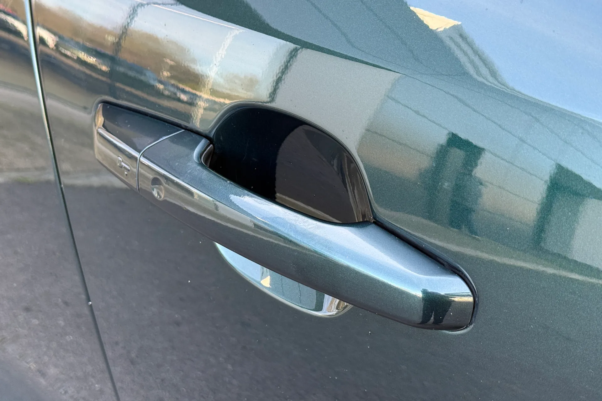 Jaguar F-PACE thumbnail image number 37