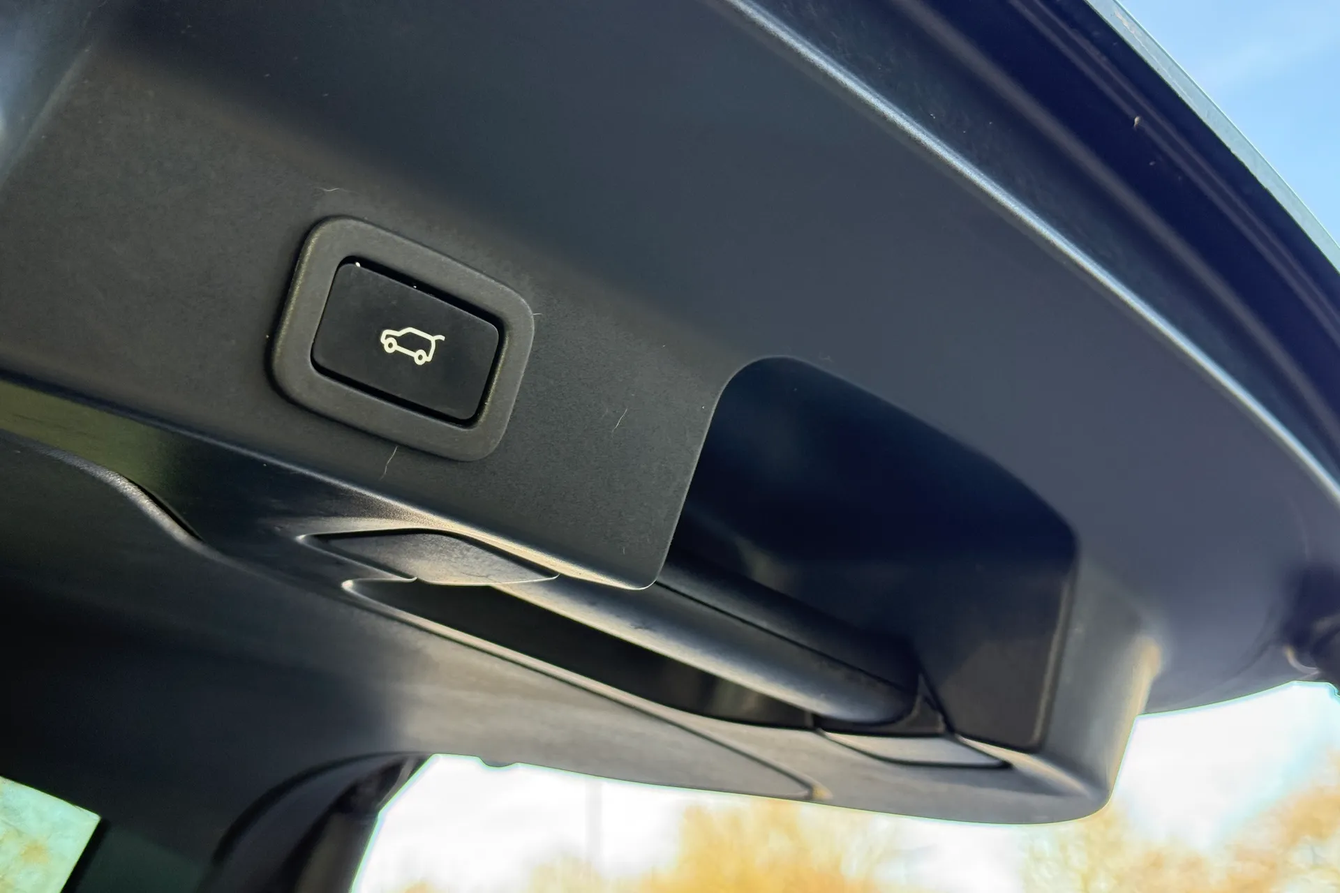 Jaguar F-PACE thumbnail image number 41