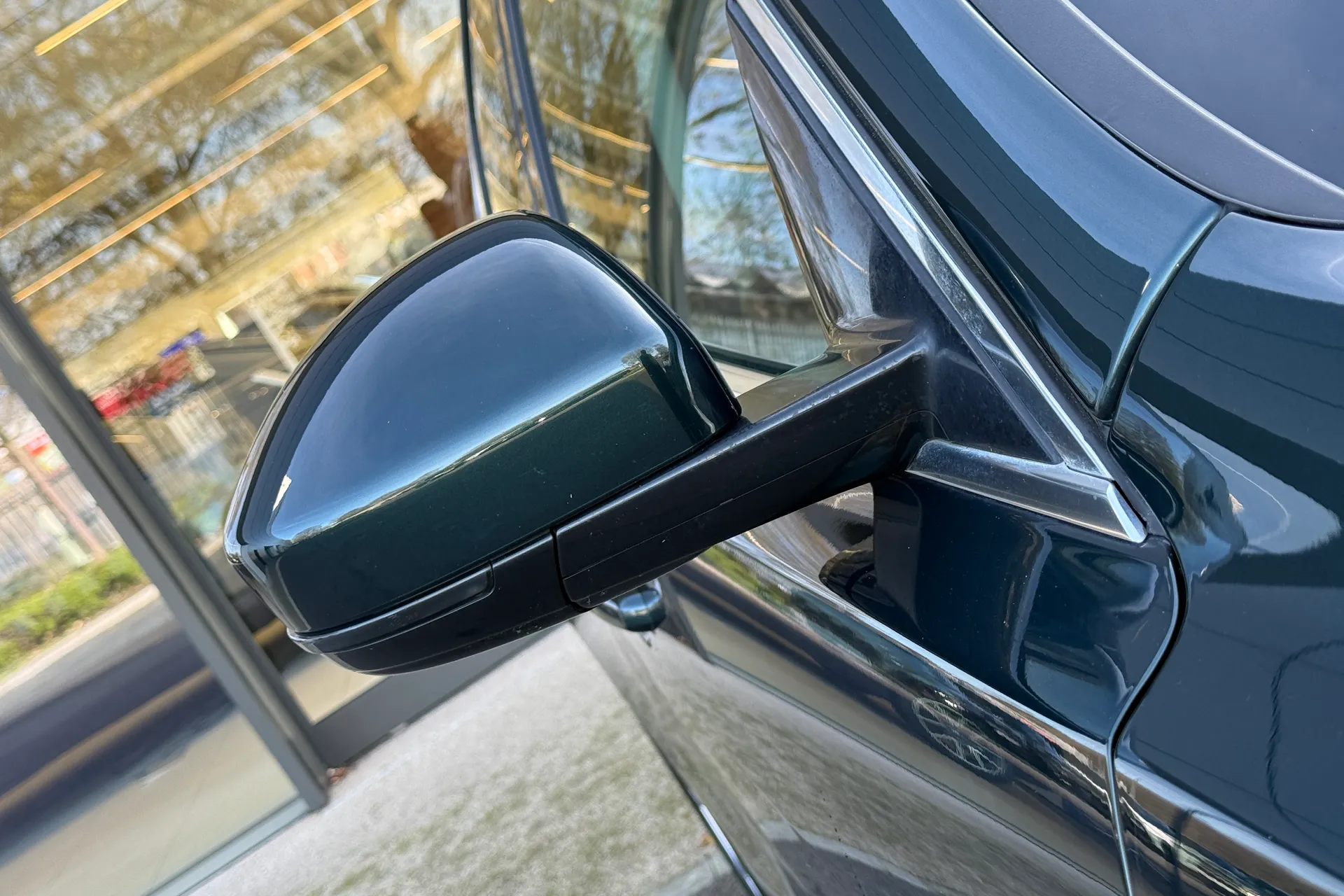 Jaguar F-PACE thumbnail image number 52