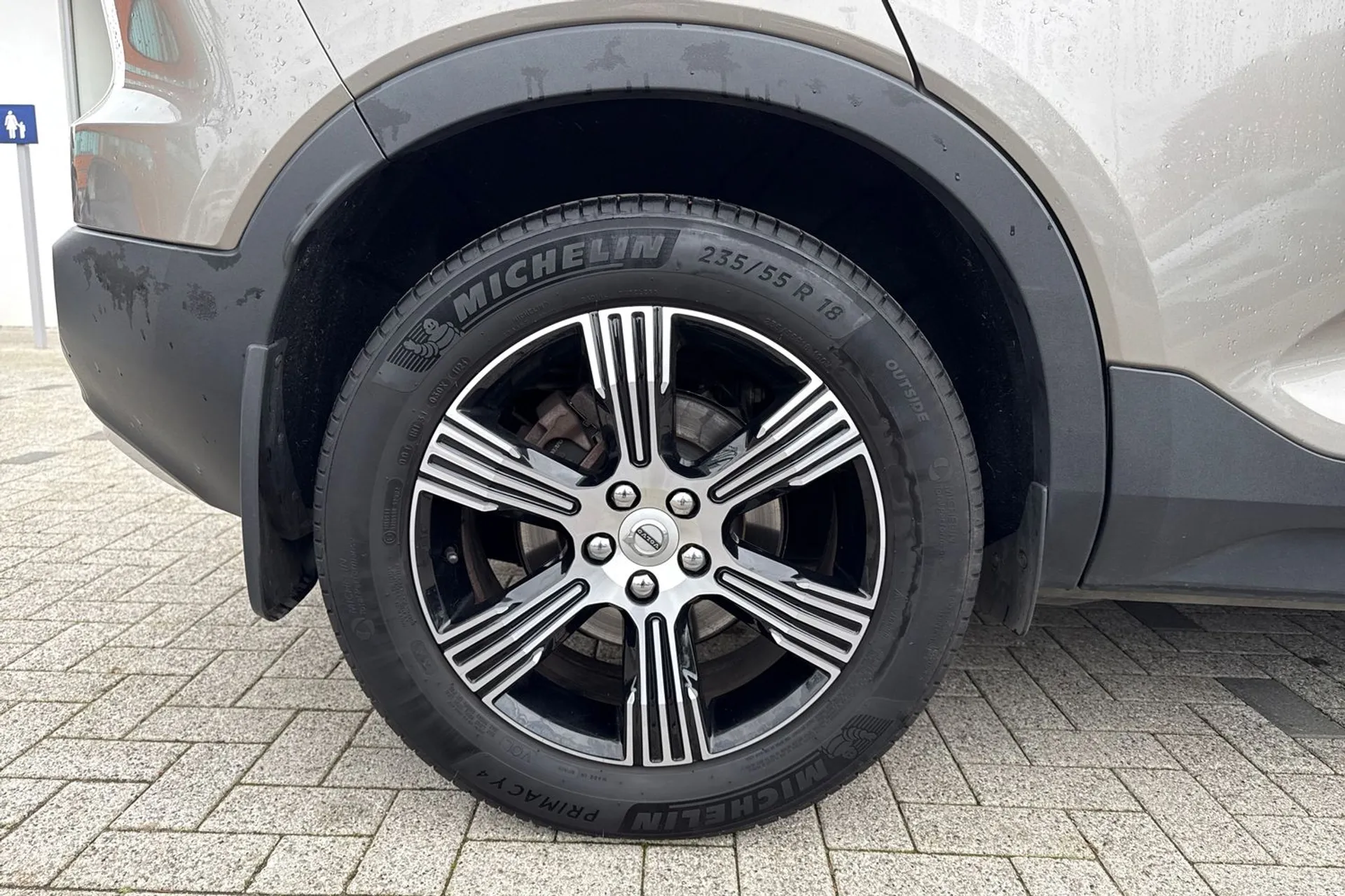 Volvo XC40 thumbnail image number 14