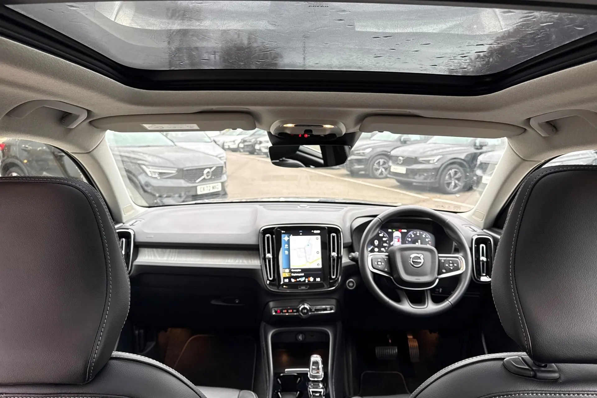 Volvo XC40 thumbnail image number 3