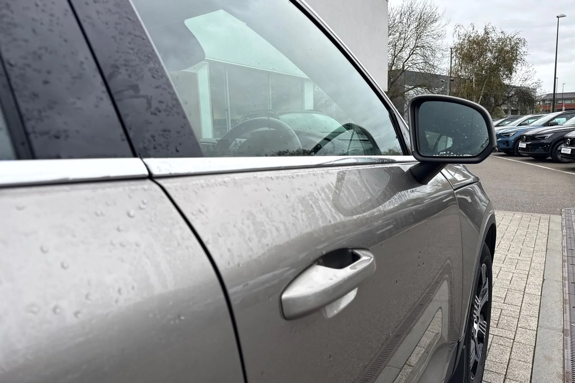 Volvo XC40 thumbnail image number 17