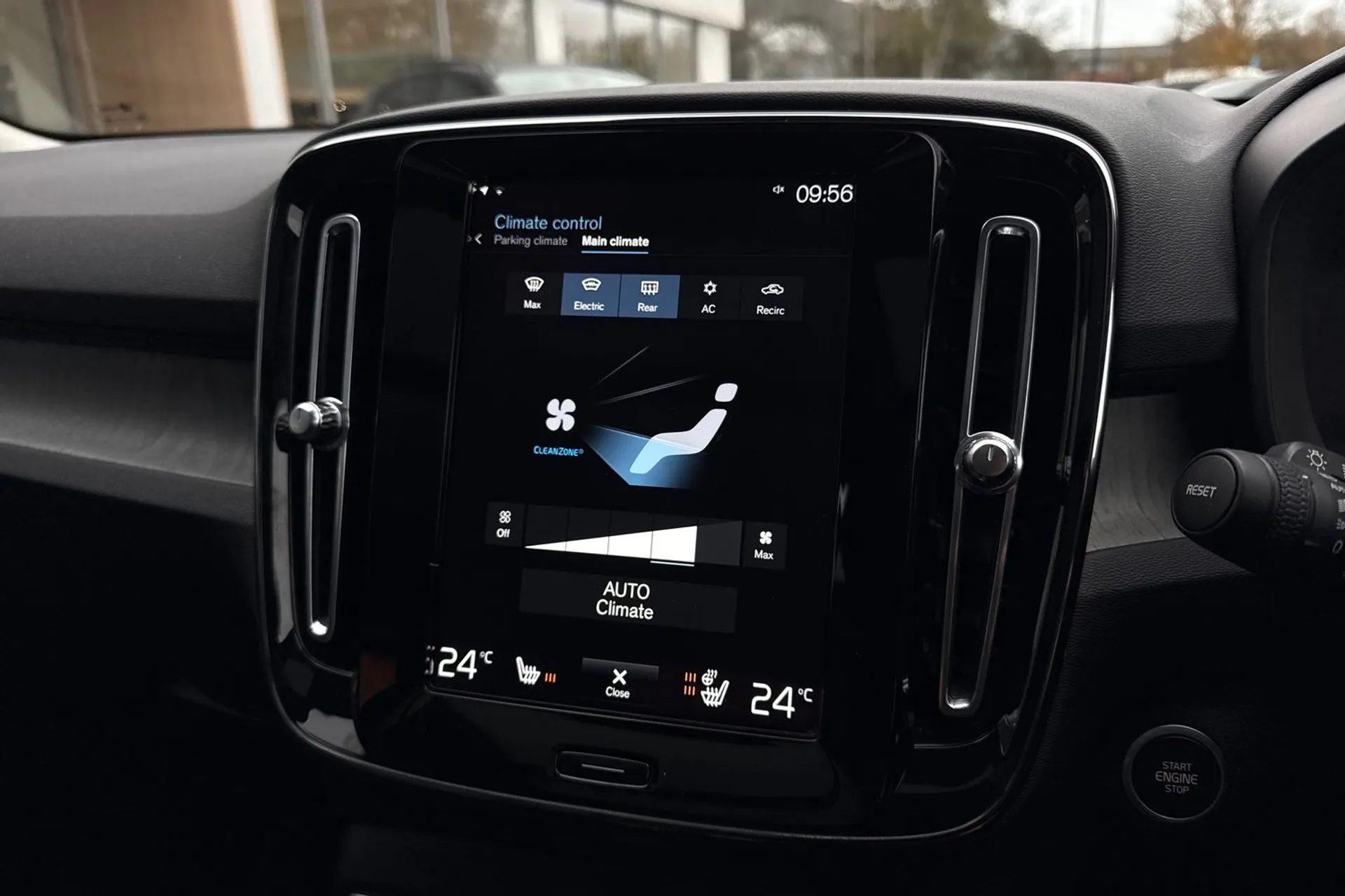 Volvo XC40 thumbnail image number 38