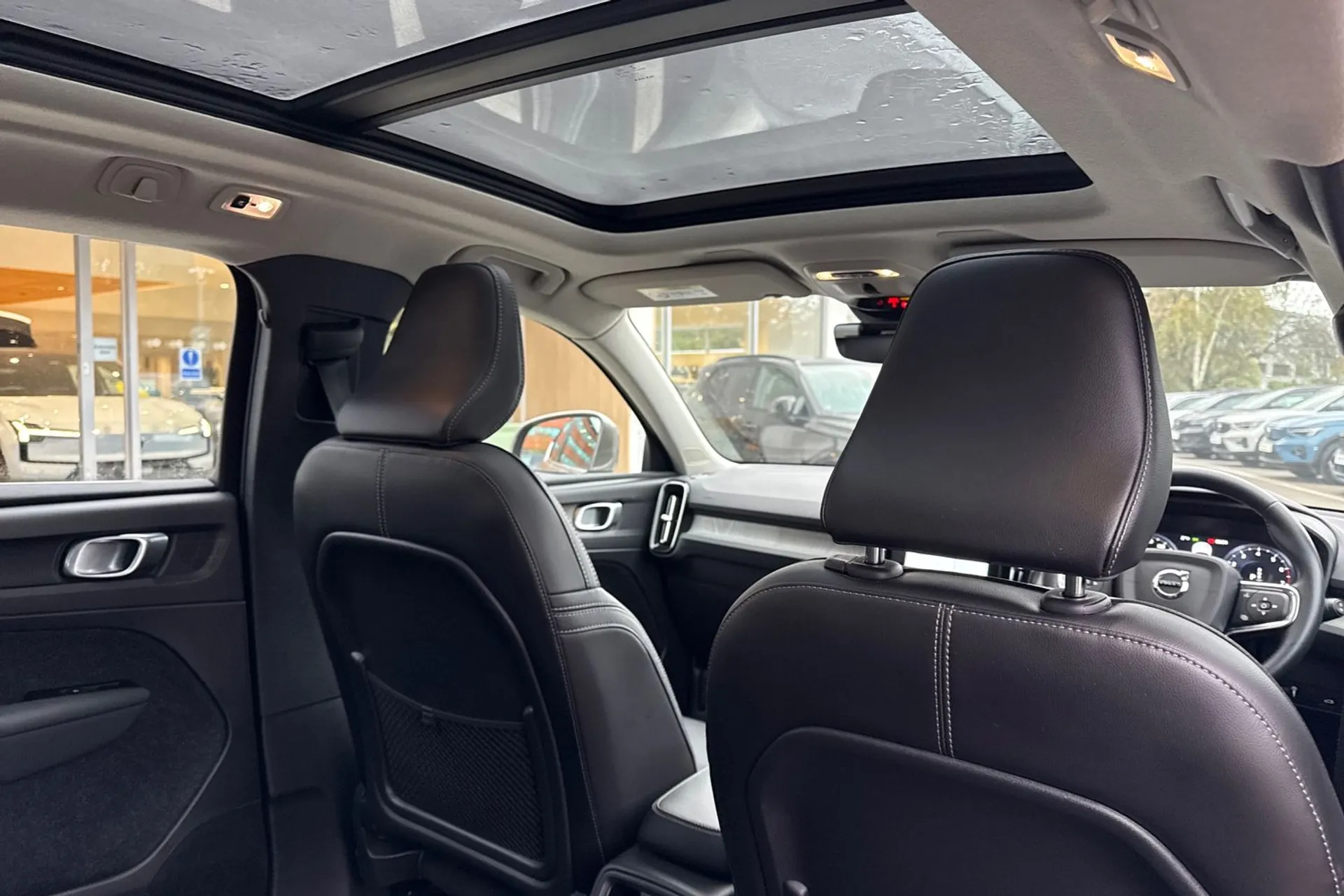 Volvo XC40 thumbnail image number 24