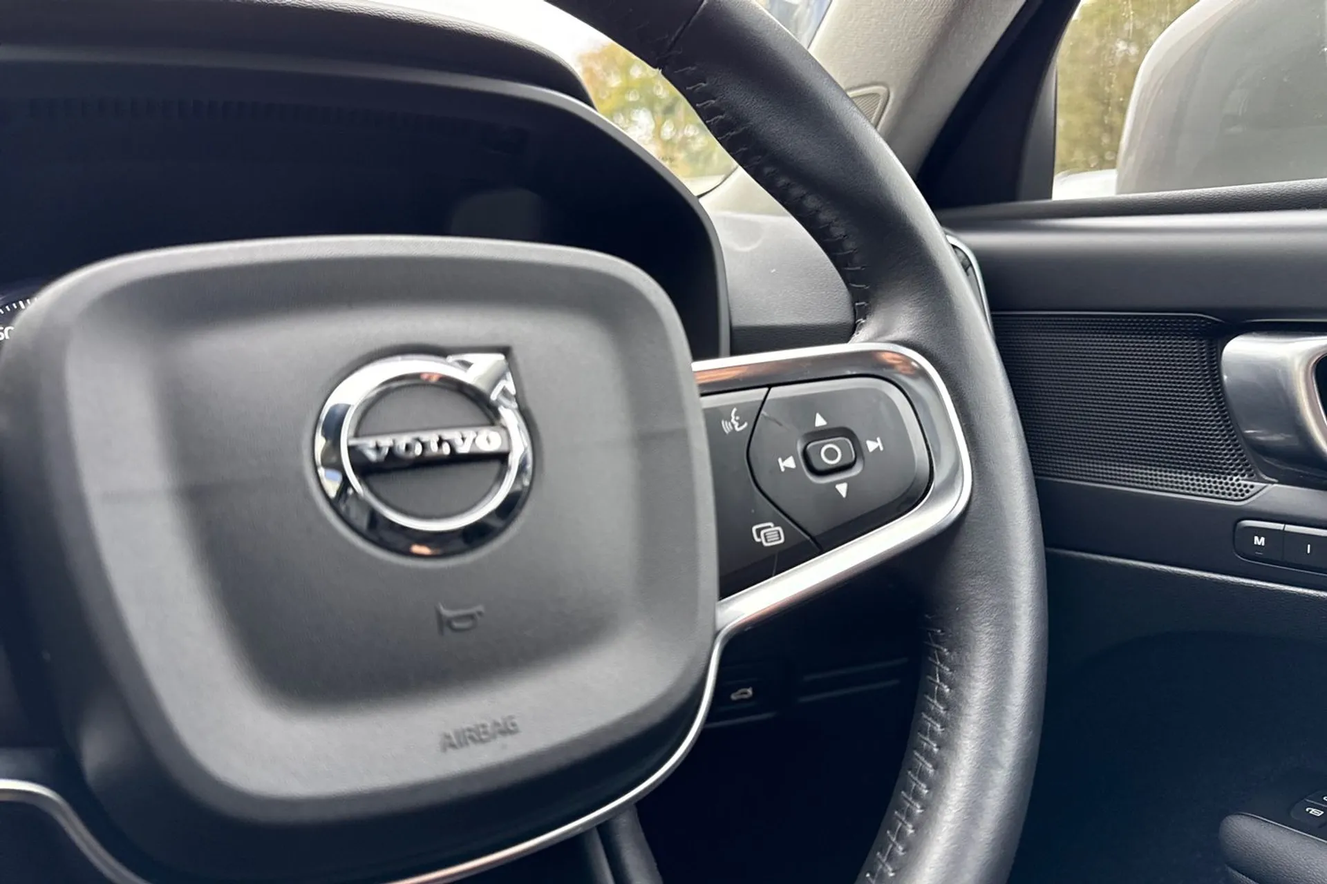 Volvo XC40 thumbnail image number 37