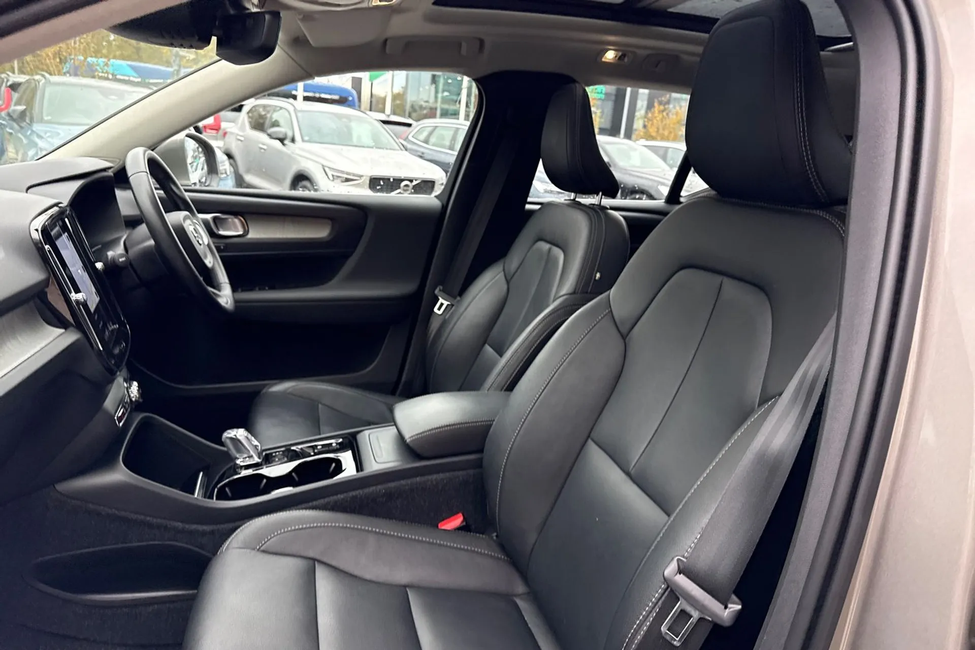 Volvo XC40 thumbnail image number 28