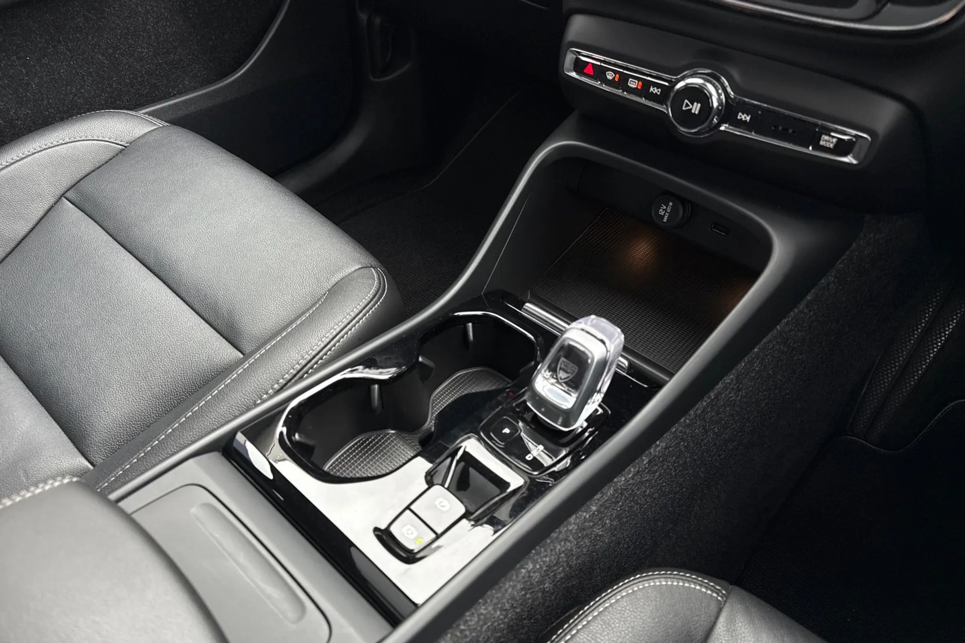 Volvo XC40 thumbnail image number 44