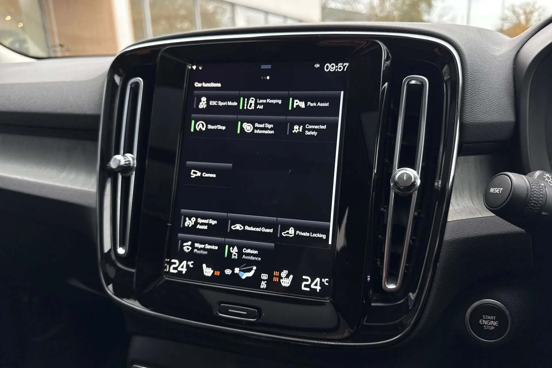 Volvo XC40 thumbnail image number 41