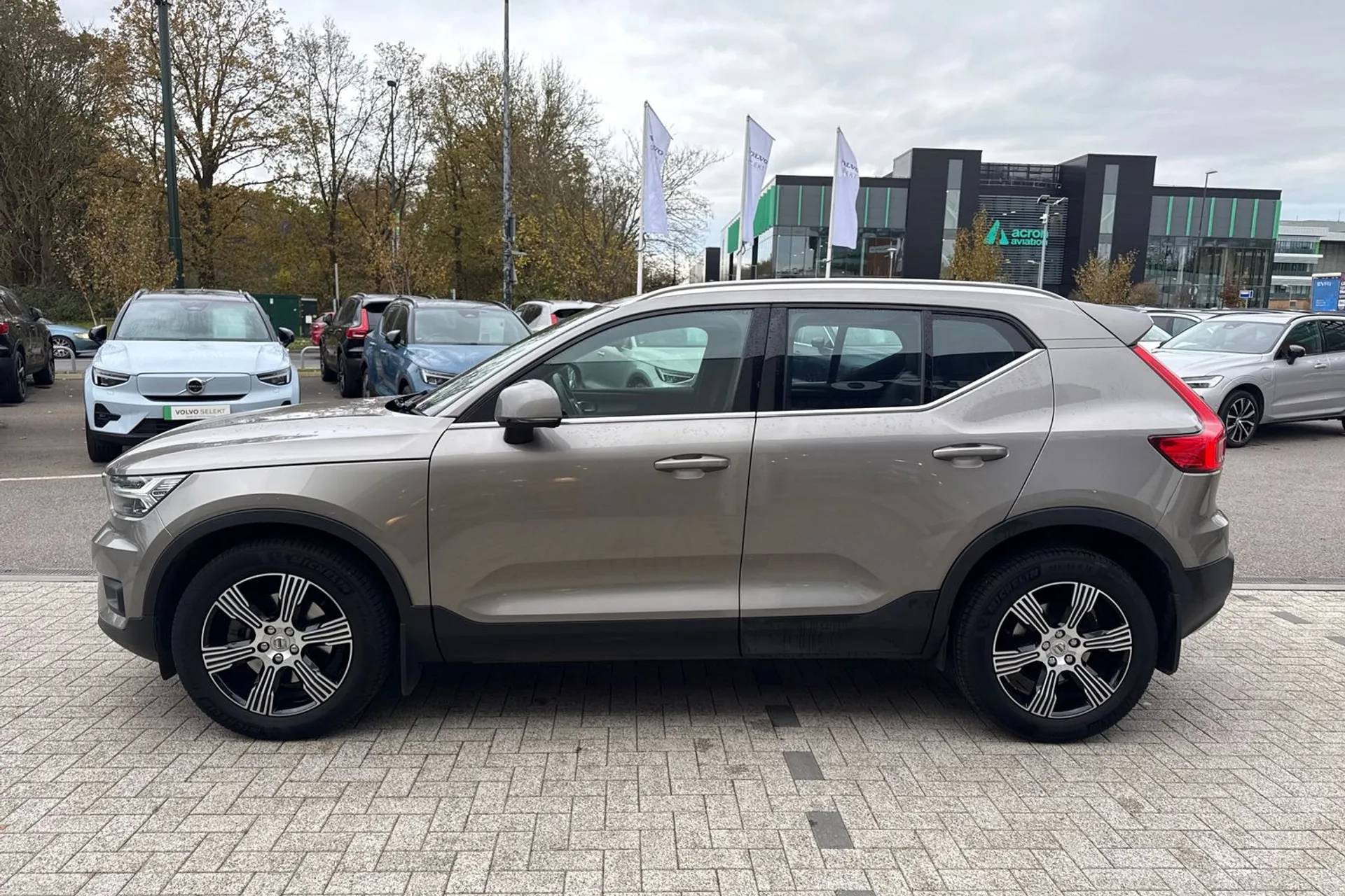 Volvo XC40 thumbnail image number 11