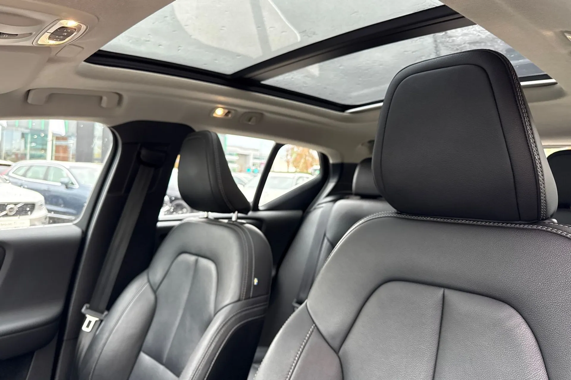 Volvo XC40 thumbnail image number 29