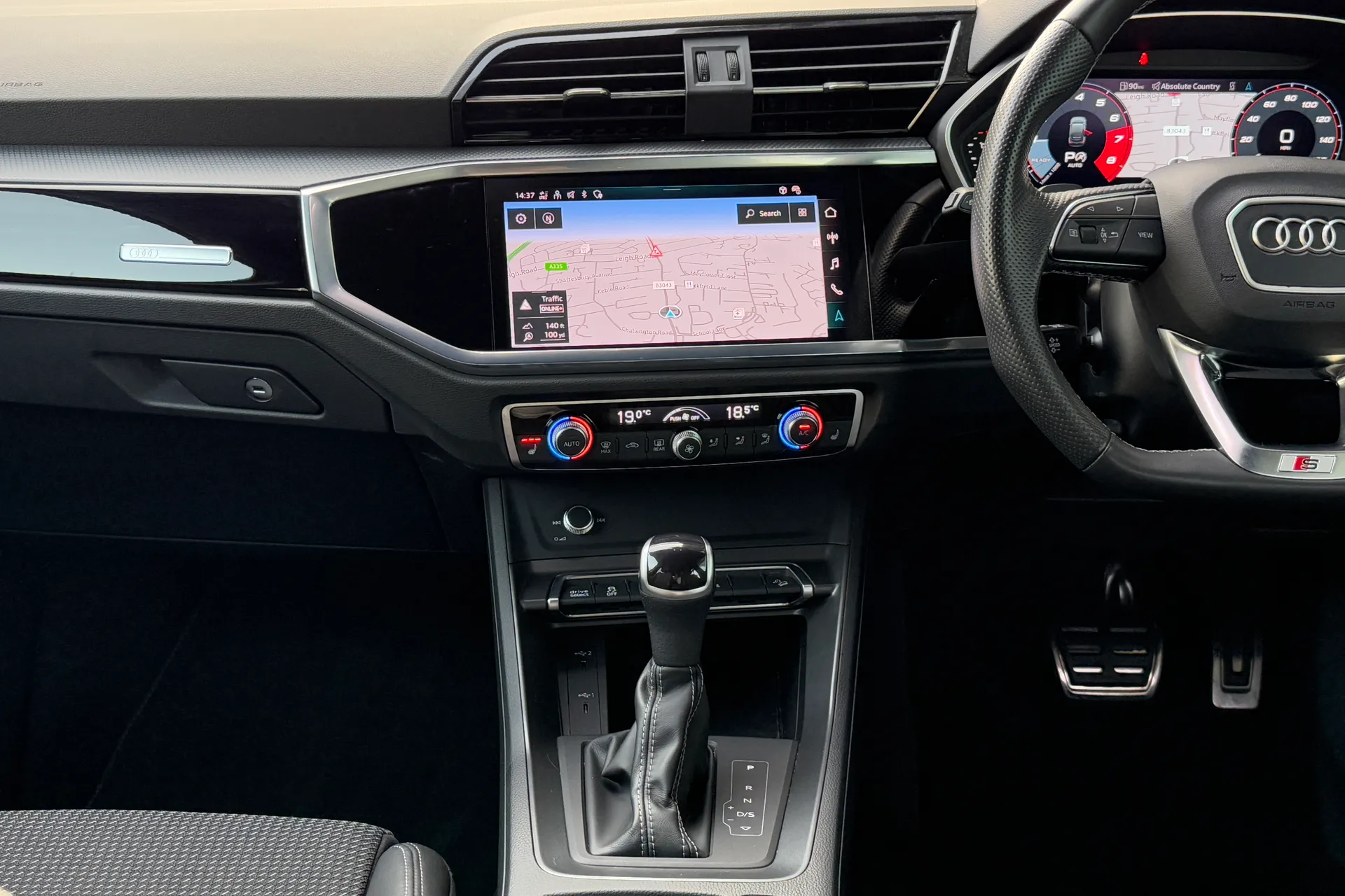 Audi Q3 thumbnail image number 40