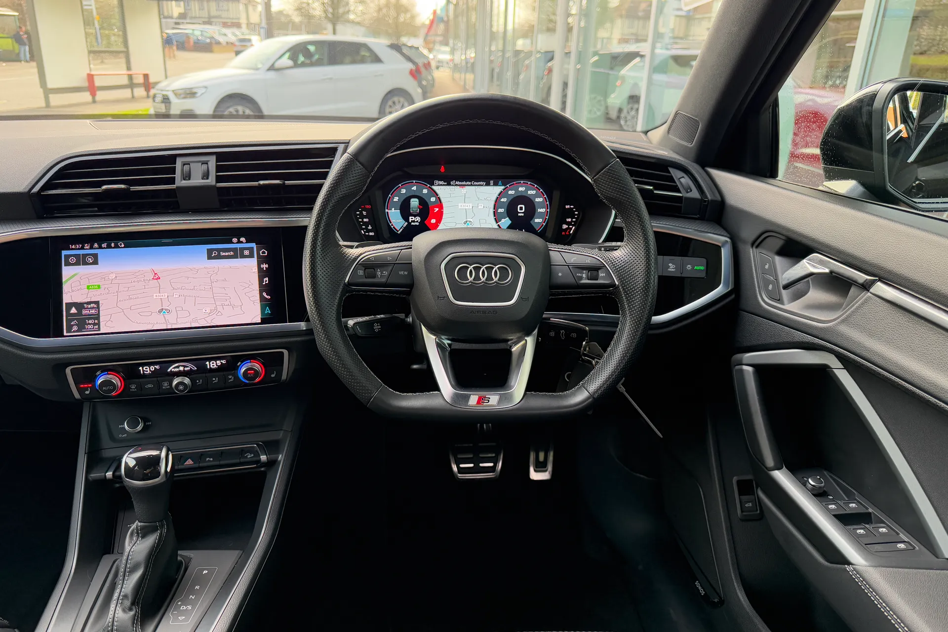 Audi Q3 thumbnail image number 41