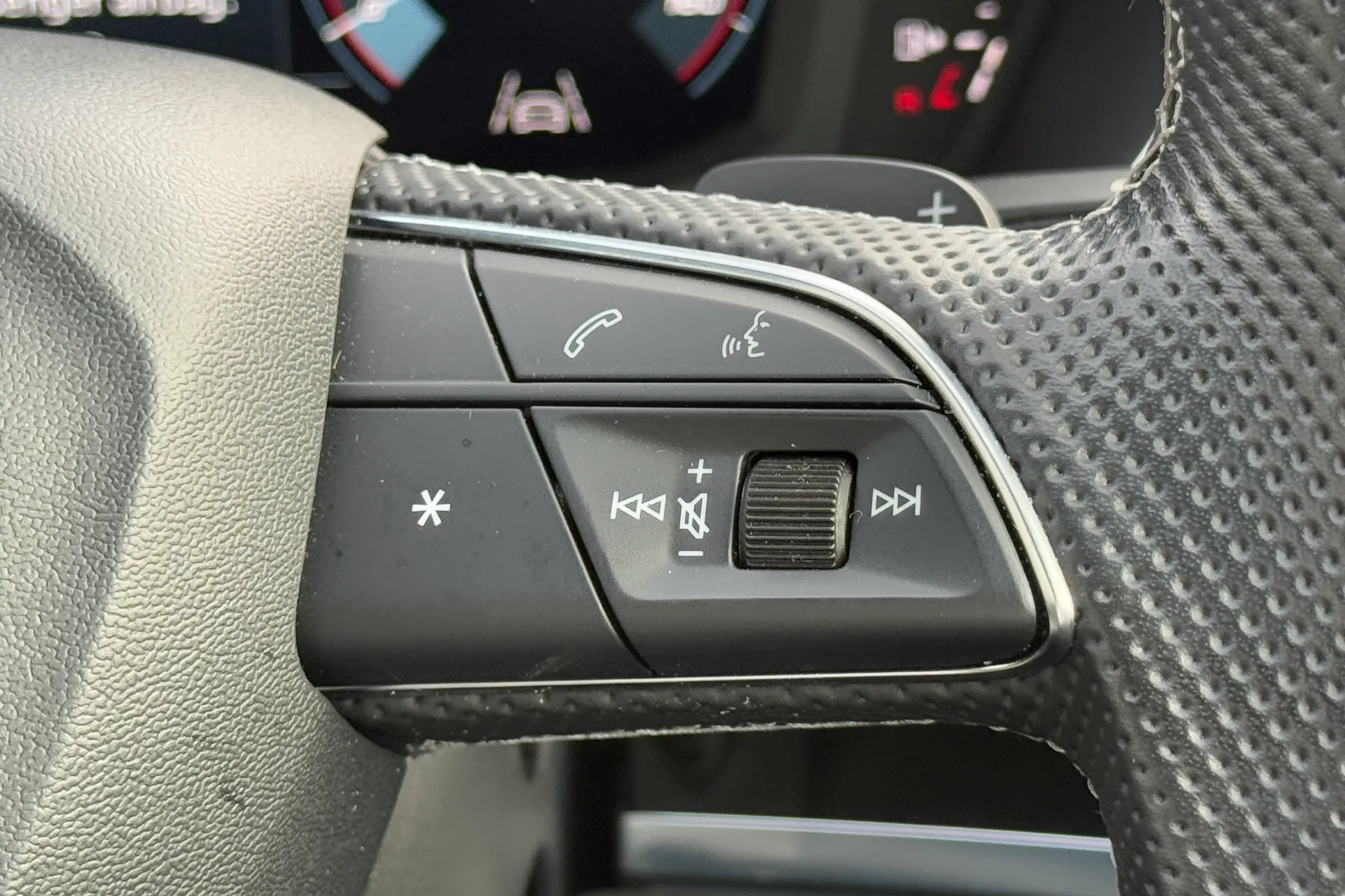 Audi Q3 thumbnail image number 14