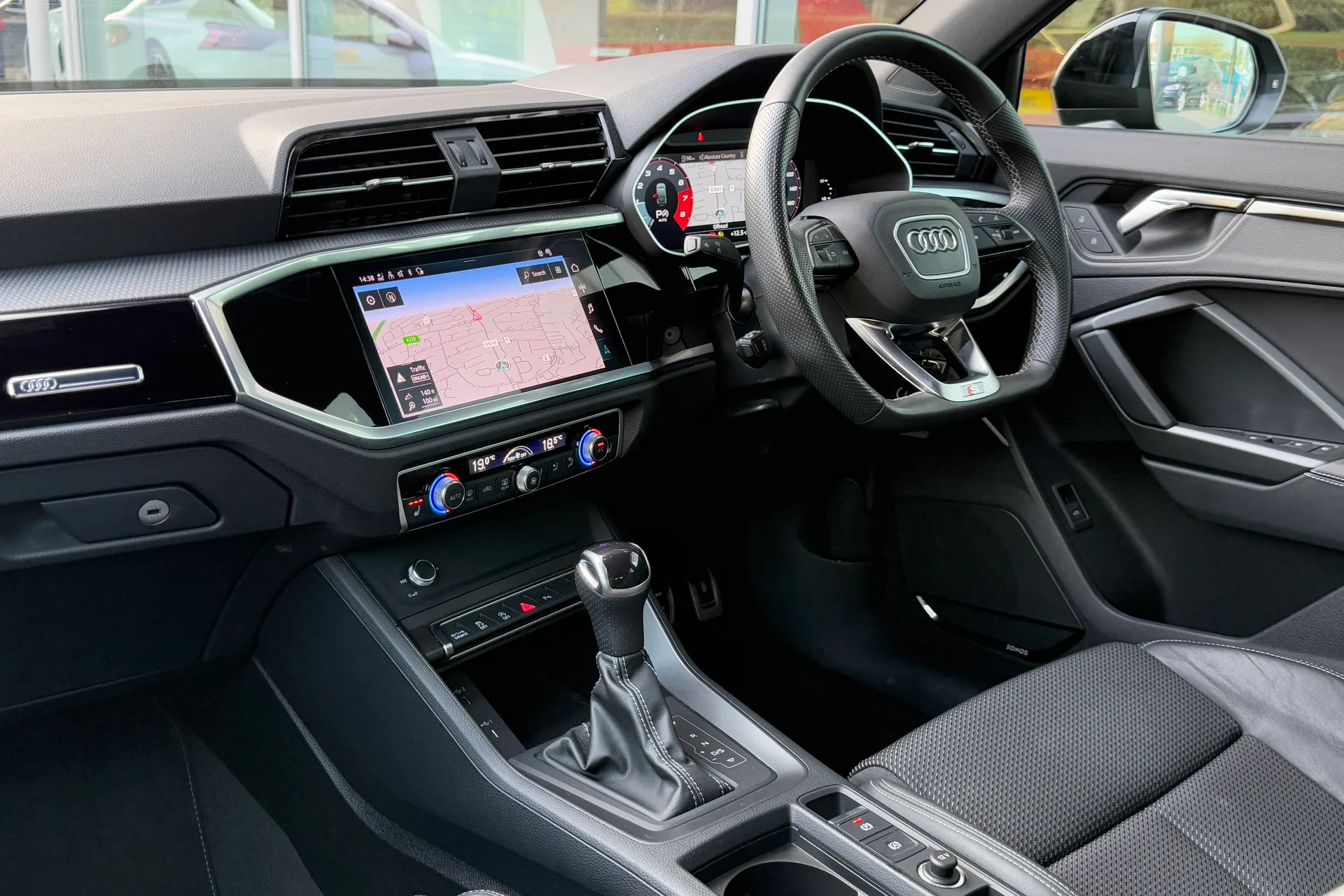 Audi Q3 thumbnail image number 50