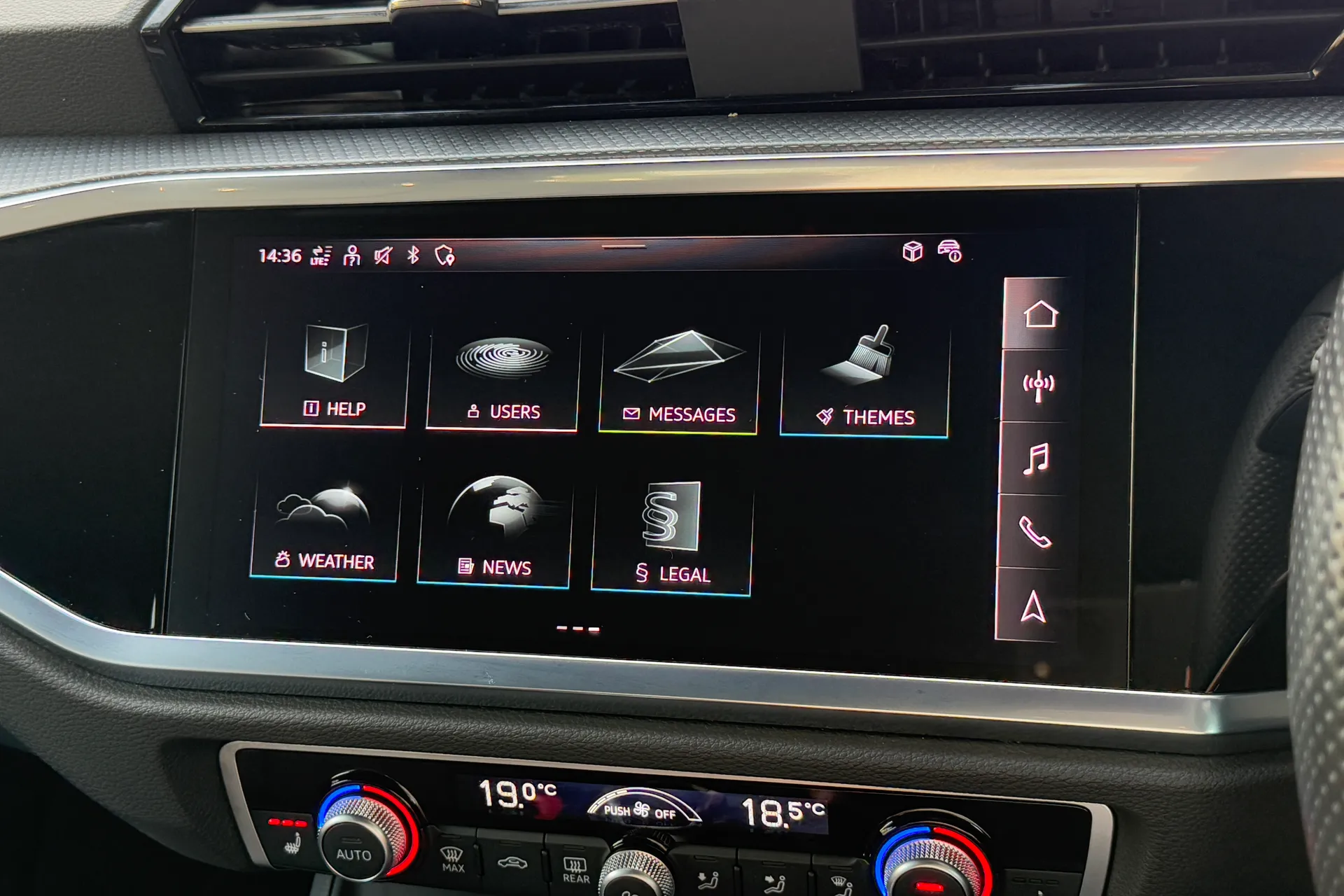 Audi Q3 thumbnail image number 22