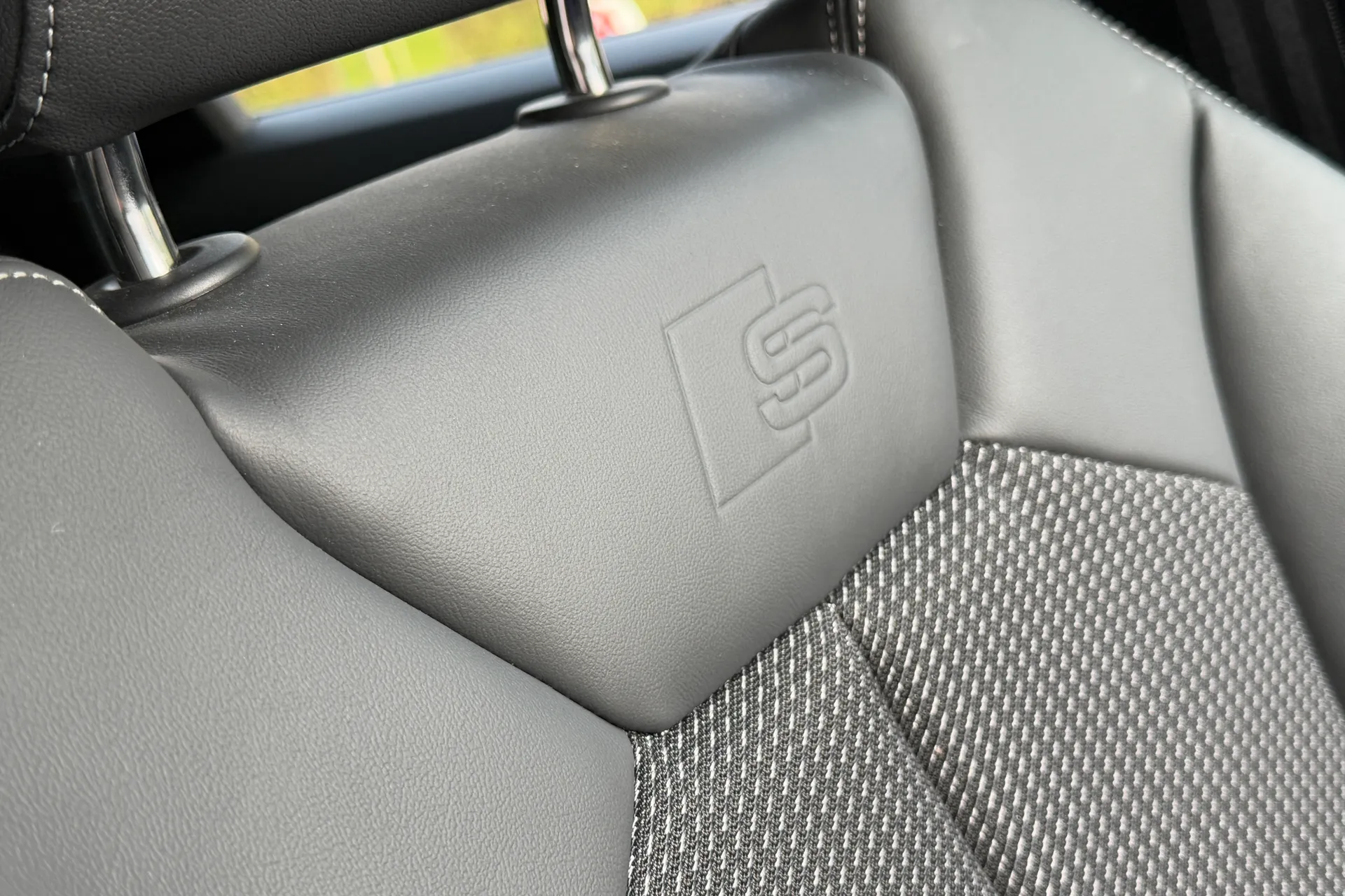 Audi Q3 thumbnail image number 30