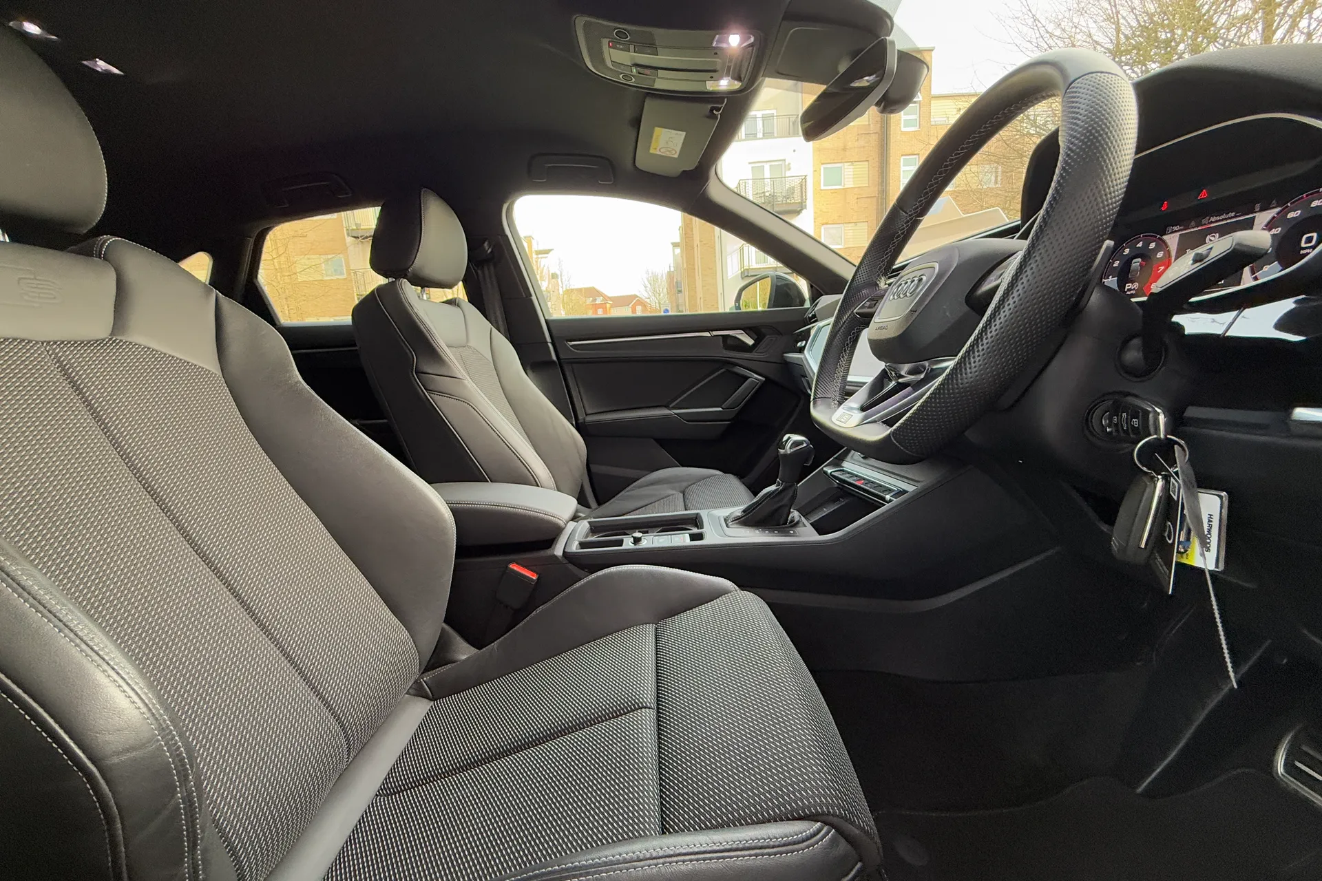 Audi Q3 thumbnail image number 33