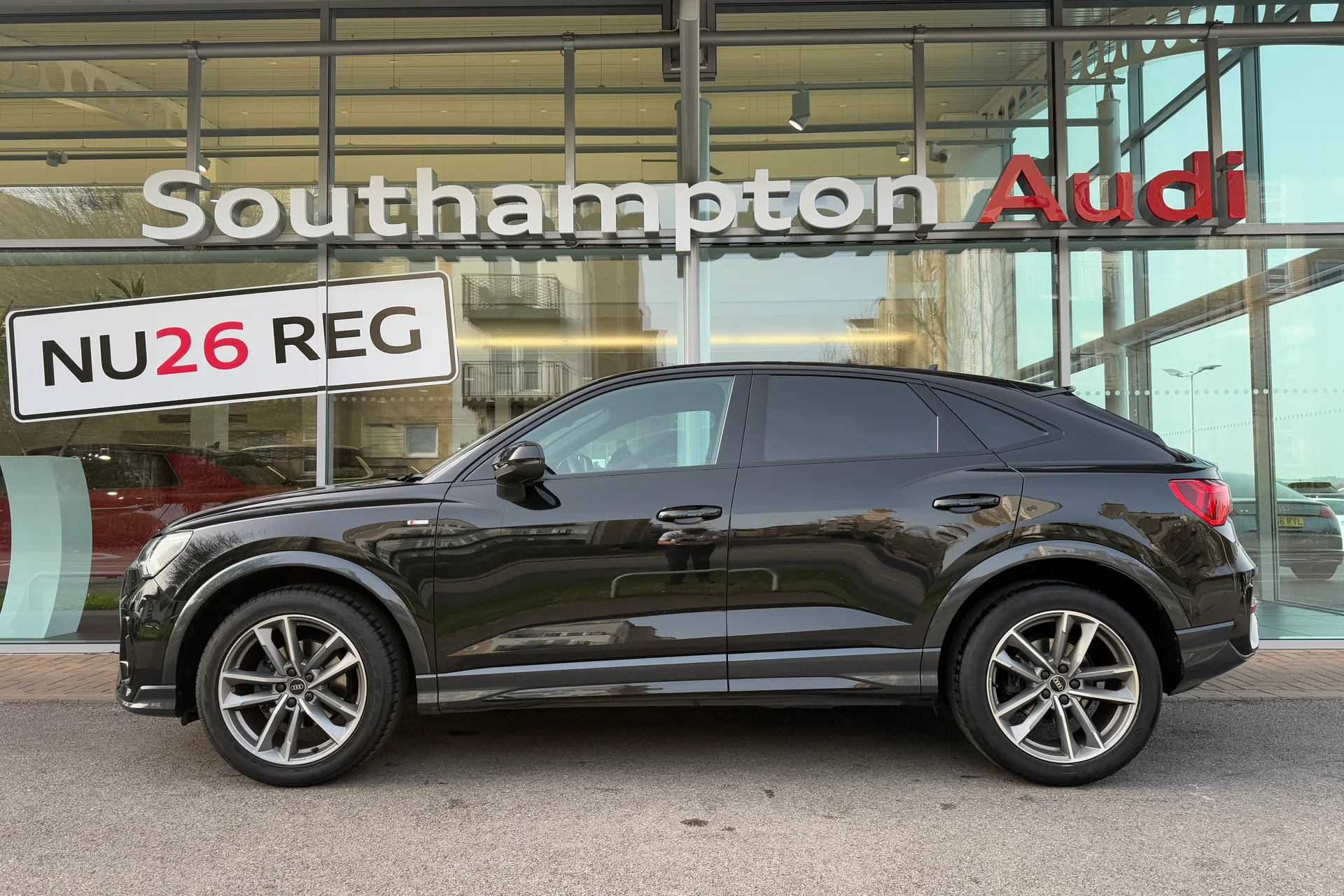 Audi Q3 thumbnail image number 52