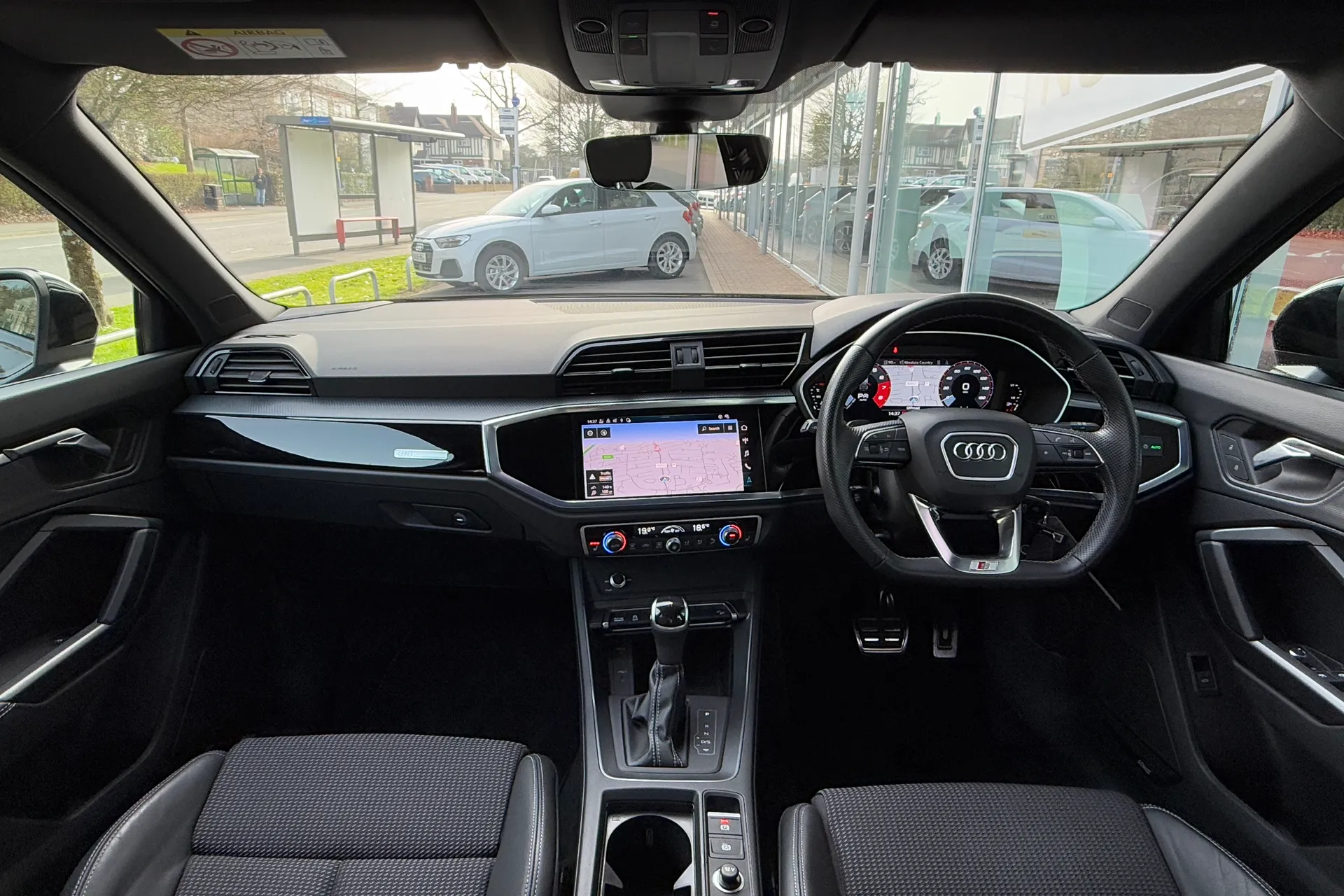 Audi Q3 thumbnail image number 3