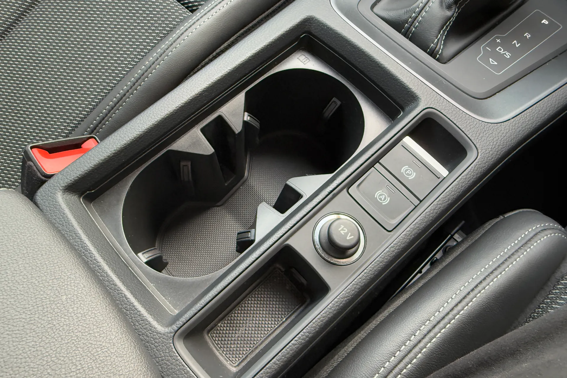 Audi Q3 thumbnail image number 26