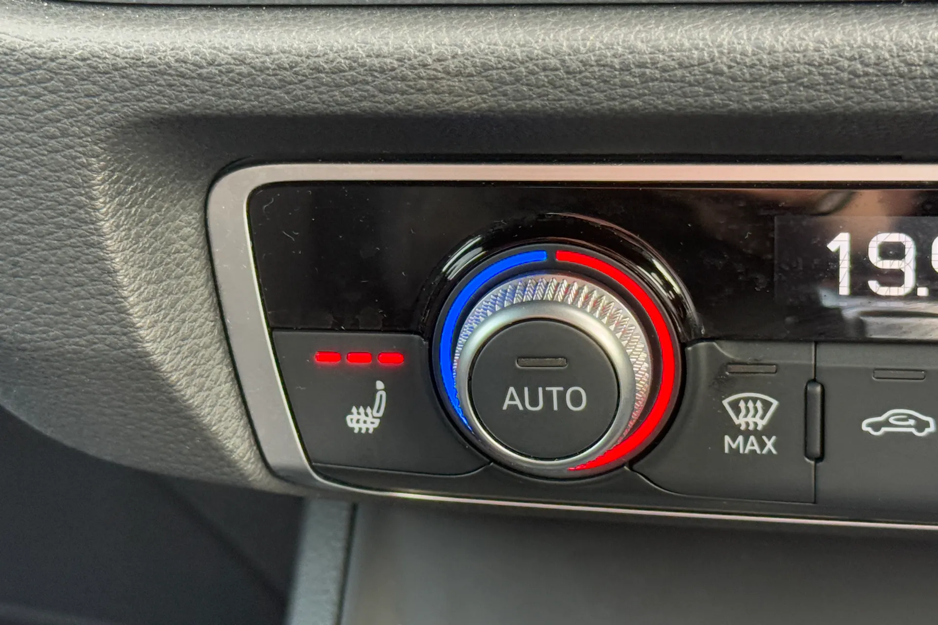 Audi Q3 thumbnail image number 6