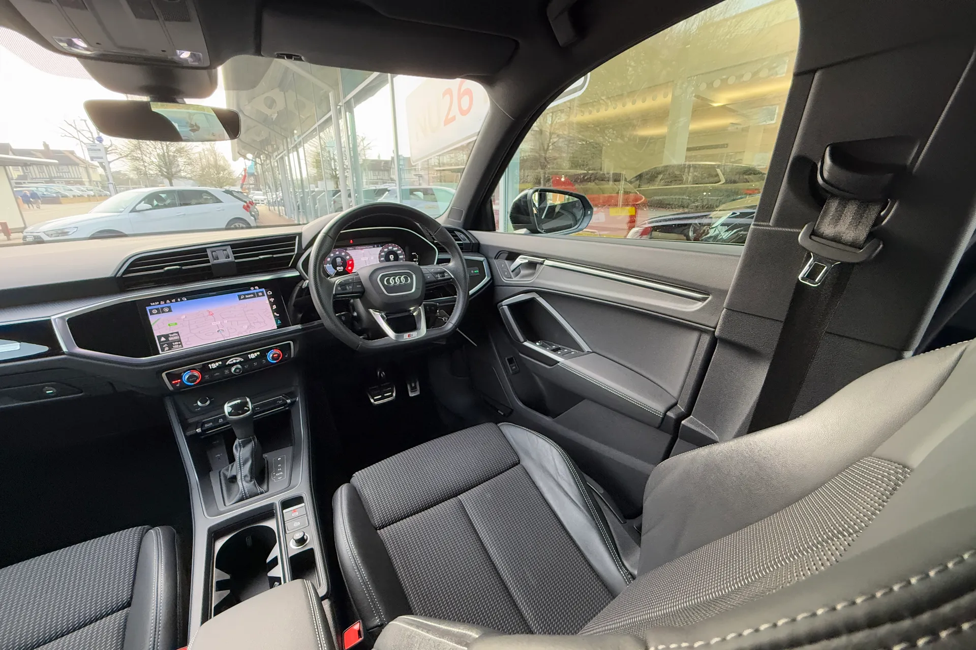 Audi Q3 thumbnail image number 42