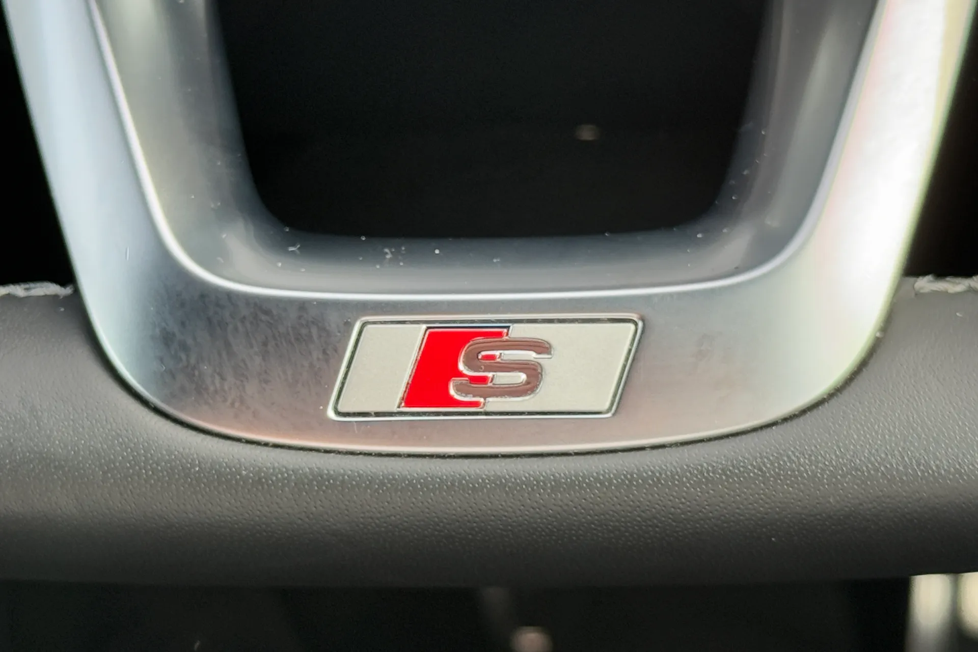 Audi Q3 thumbnail image number 15