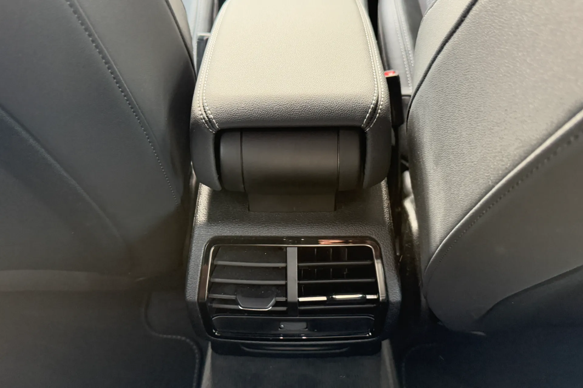 Audi Q3 thumbnail image number 39