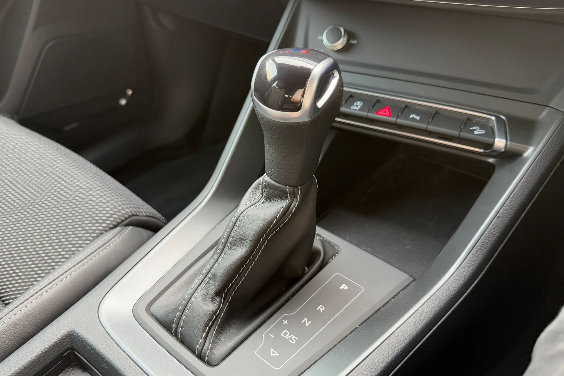 Audi Q3 thumbnail image number 28