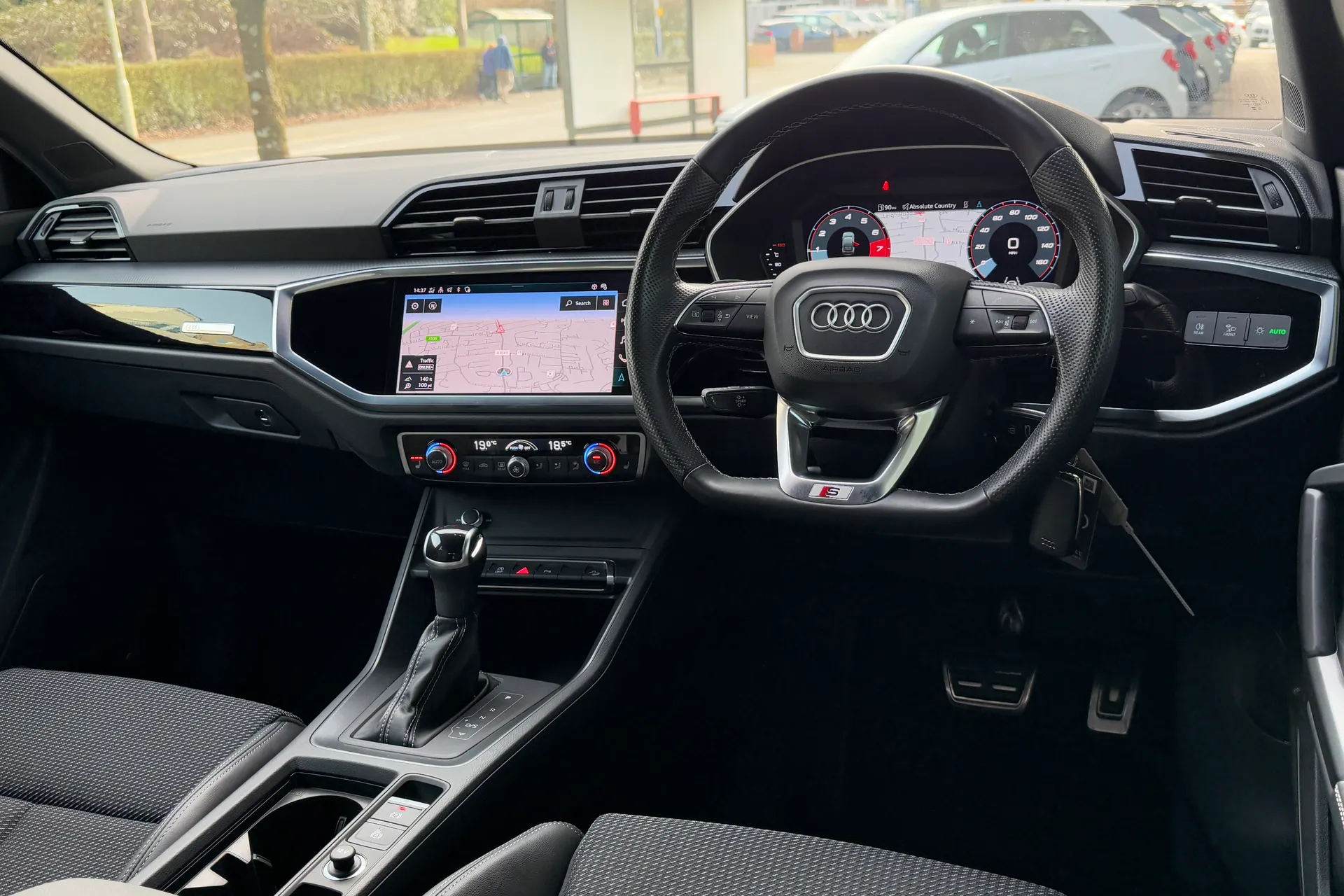 Audi Q3 thumbnail image number 38