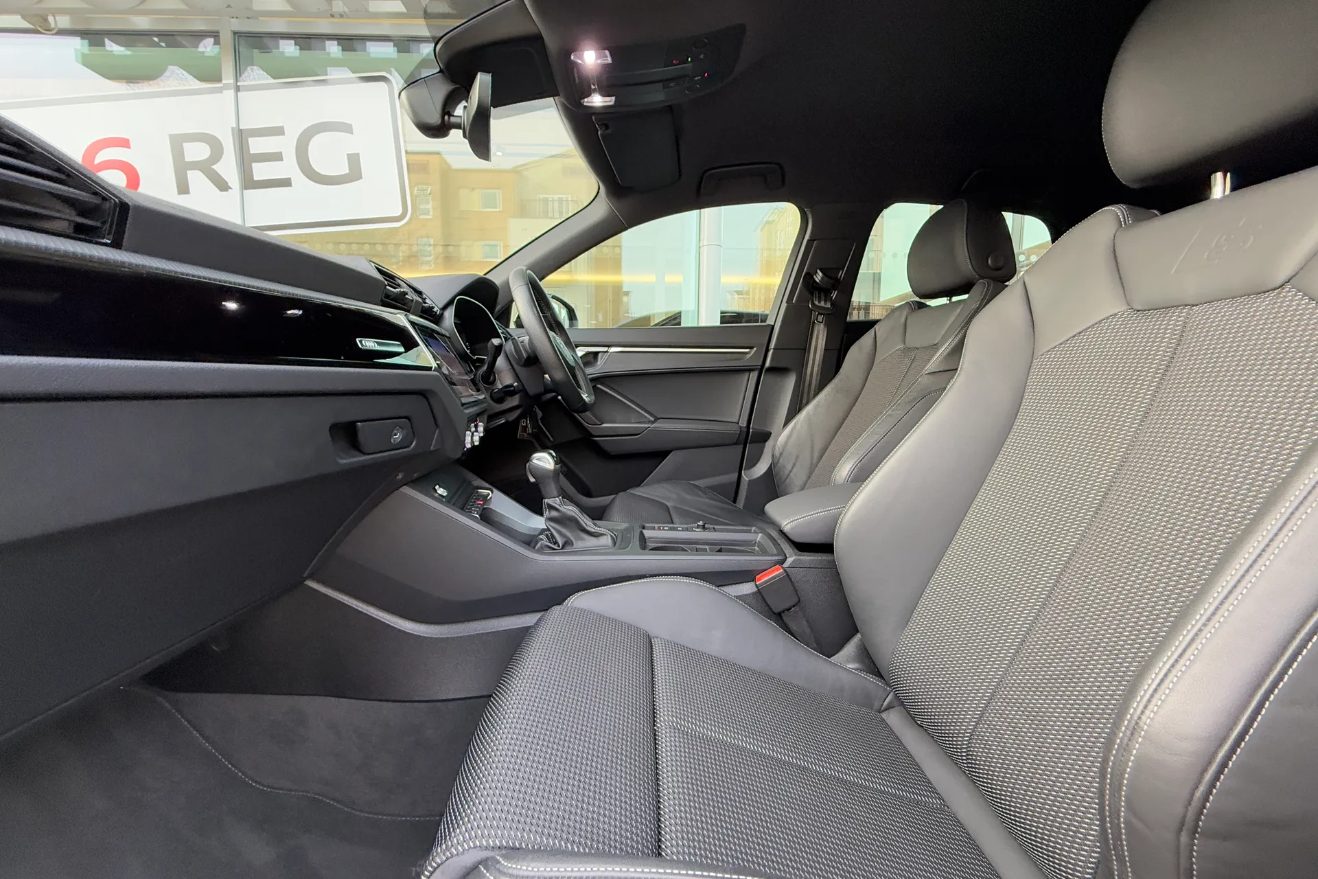 Audi Q3 thumbnail image number 51