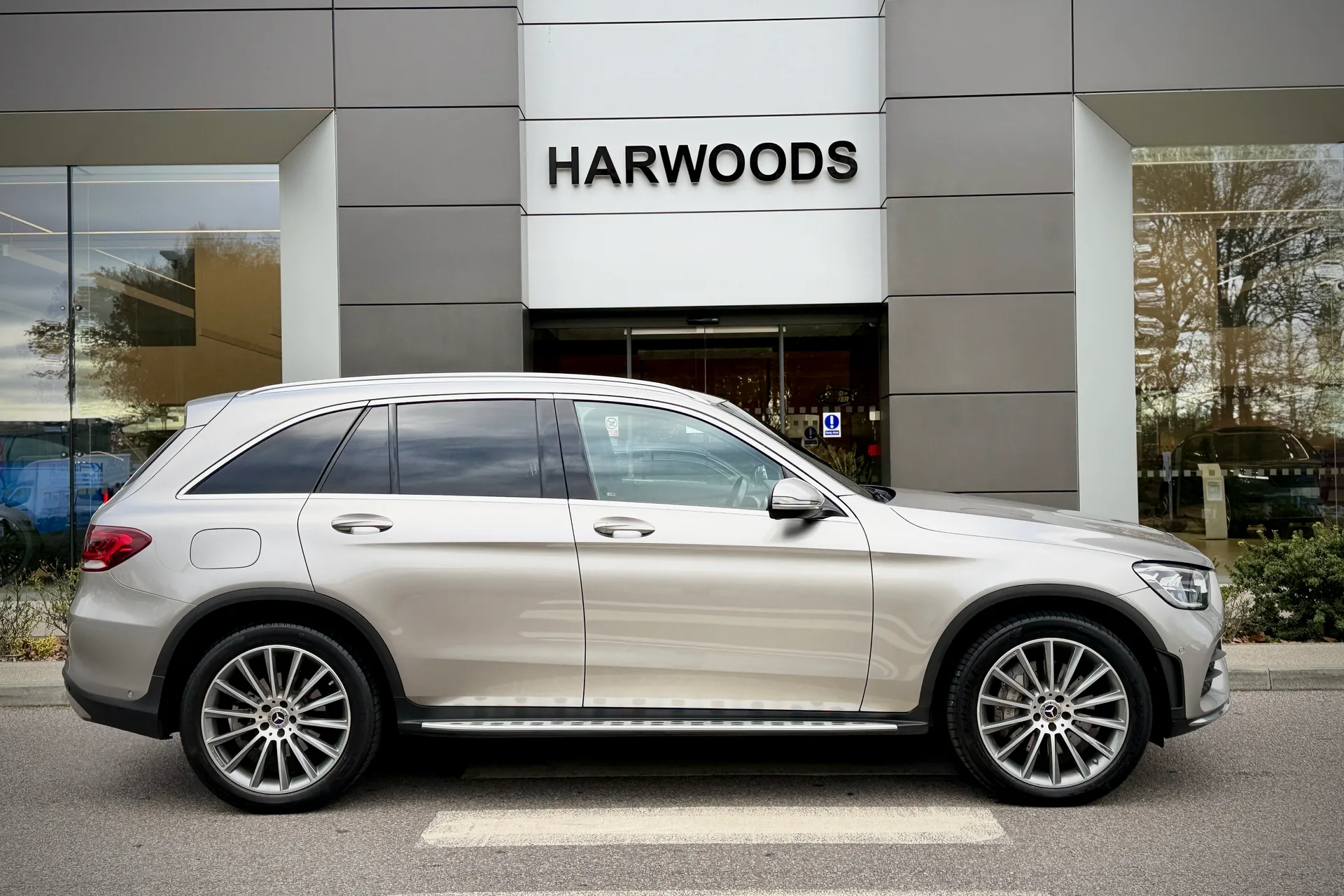 MERCEDES-BENZ GLC thumbnail image number 2