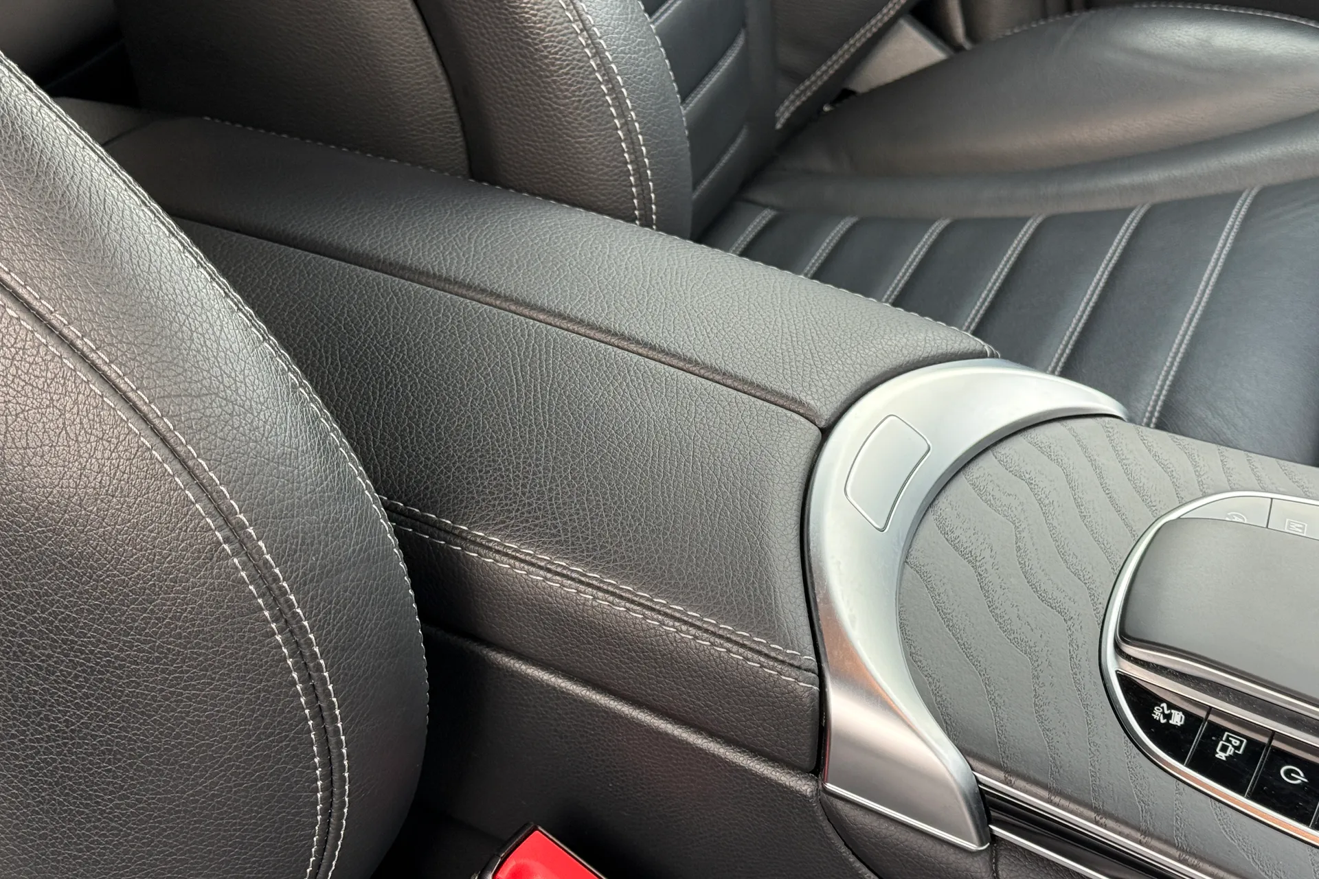 MERCEDES-BENZ GLC thumbnail image number 36