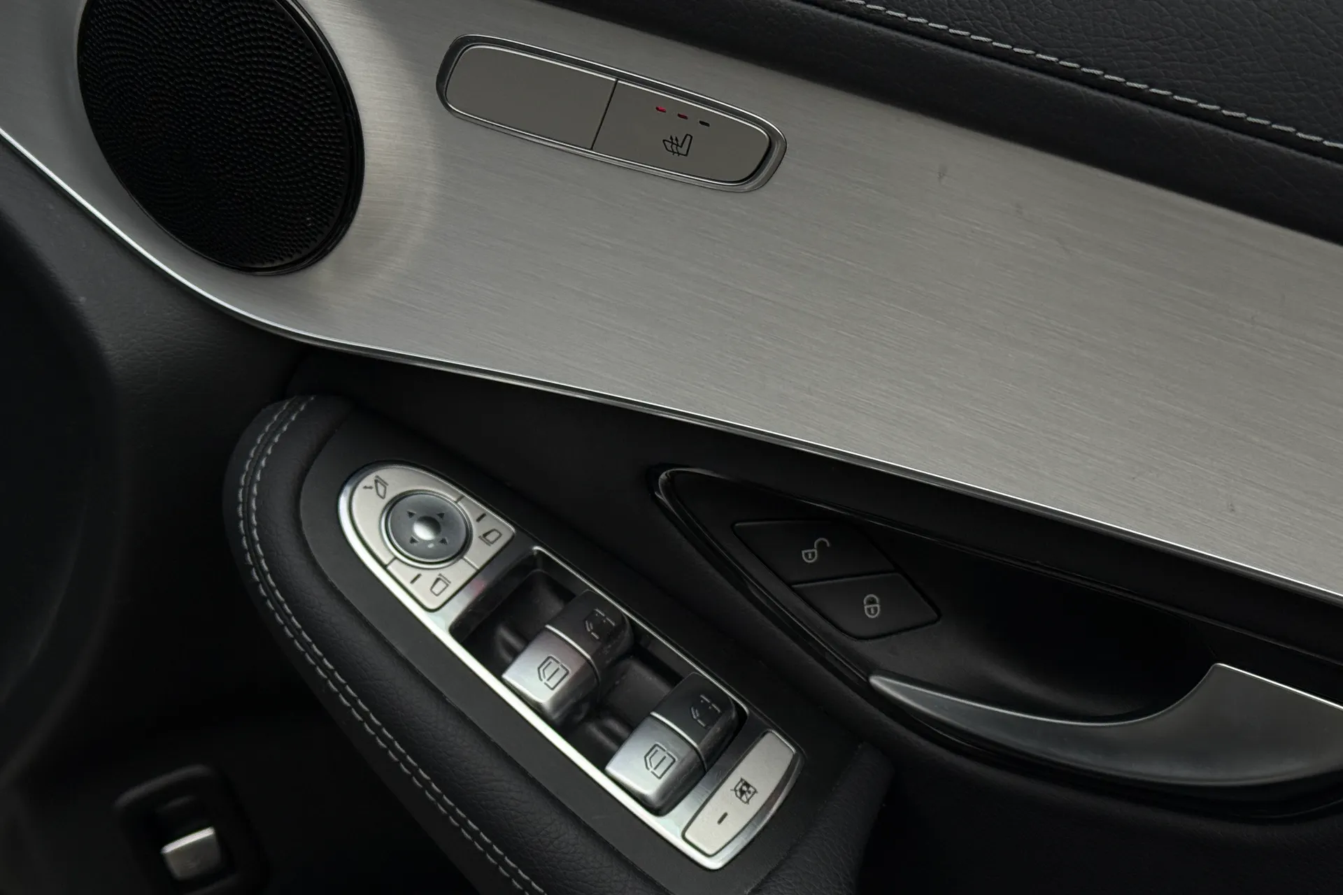 MERCEDES-BENZ GLC thumbnail image number 44