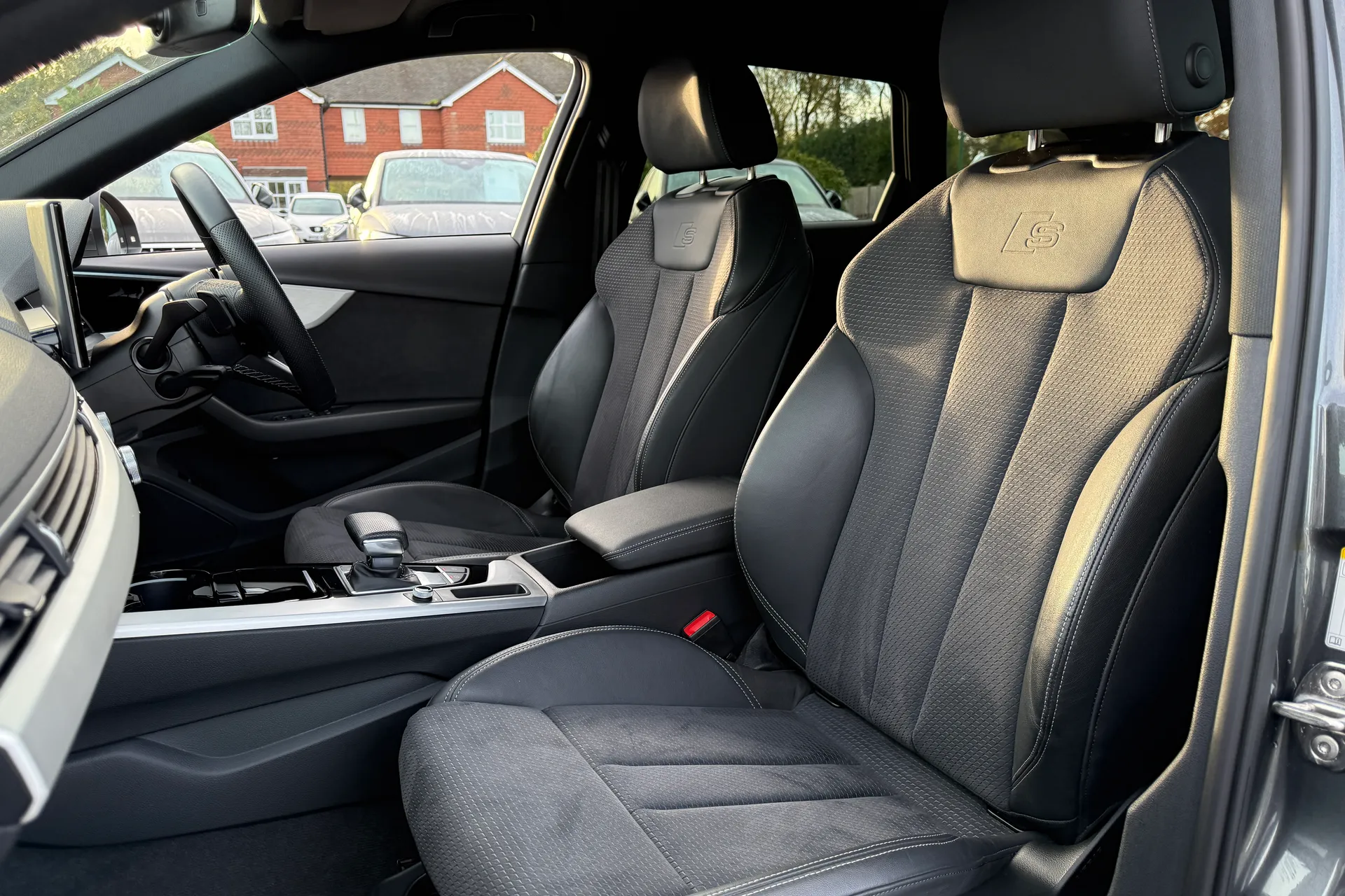 Audi A4 thumbnail image number 27