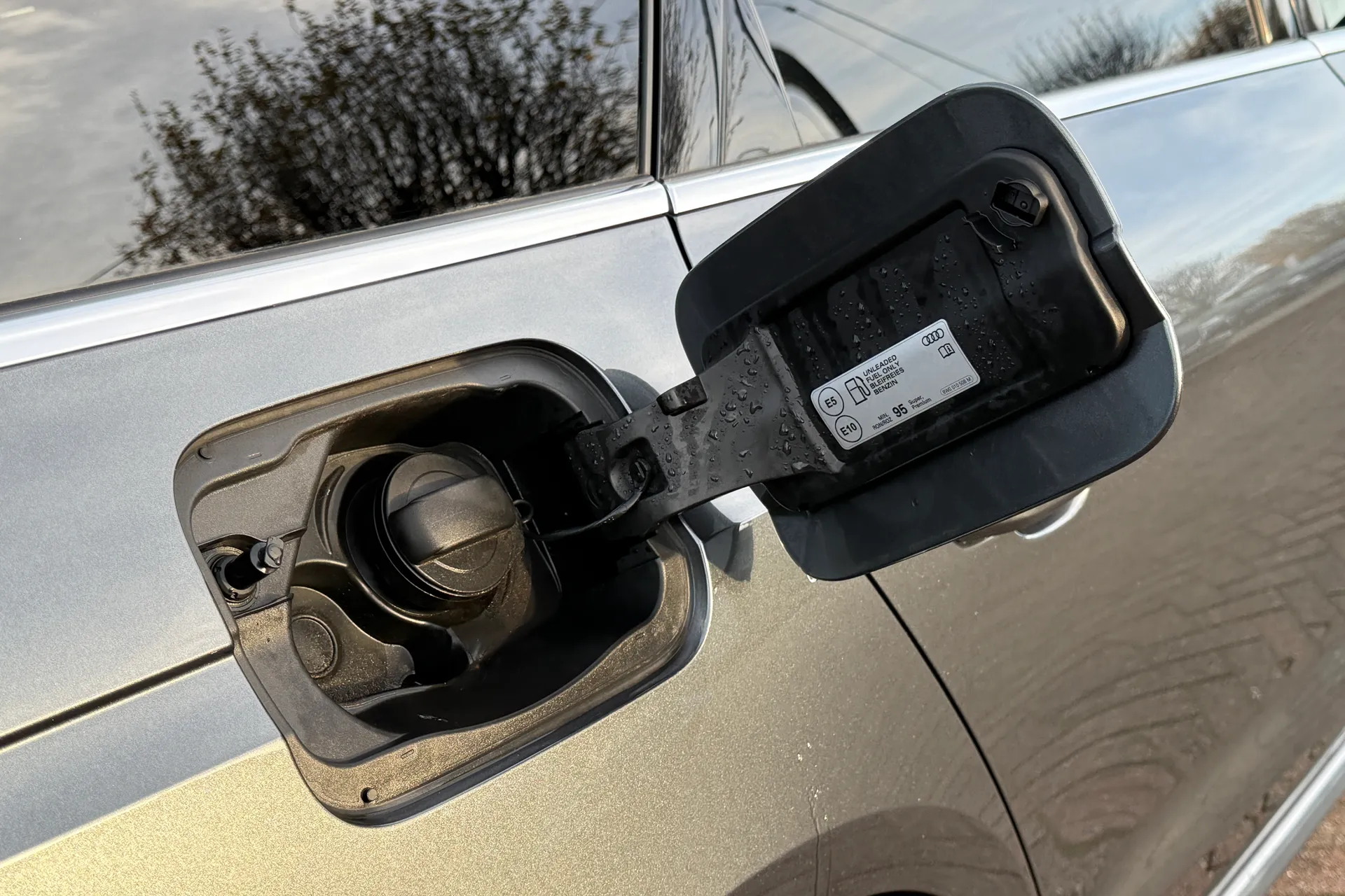 Audi A4 thumbnail image number 49