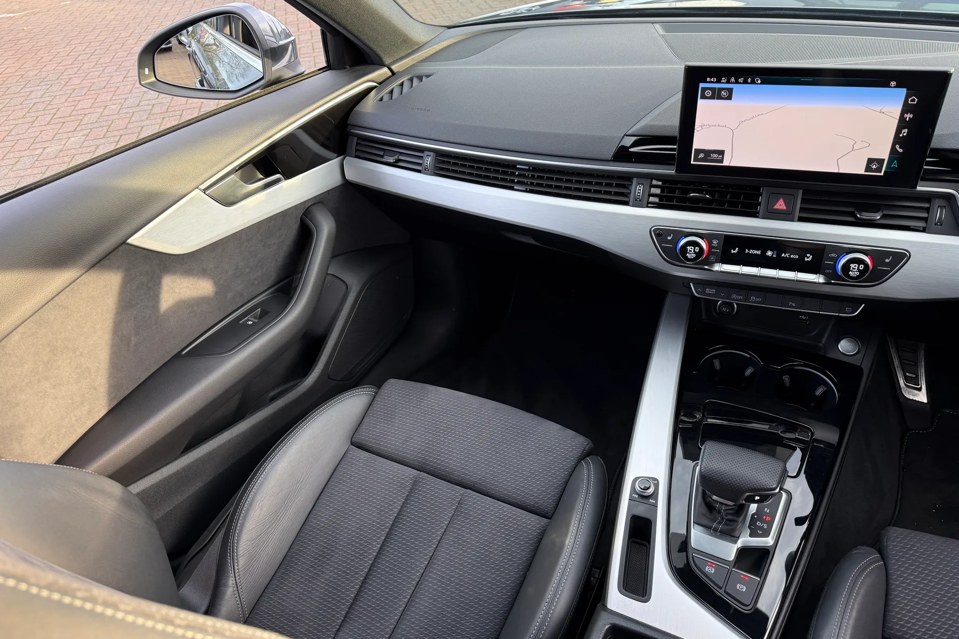 Audi A4 thumbnail image number 35