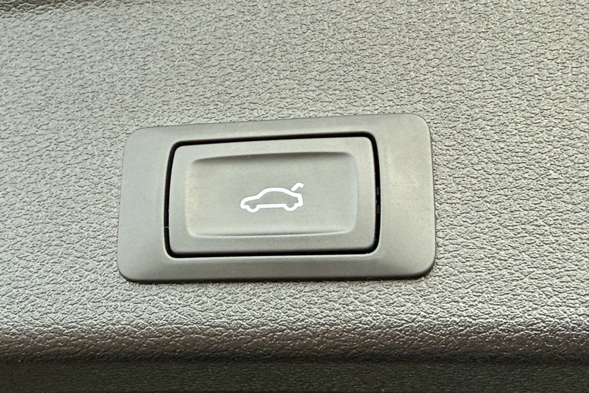 Audi A4 thumbnail image number 33